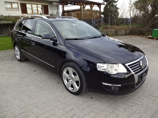 VW Passat Variant 3.2 V6 FSI Sportline 4Motion-image-6