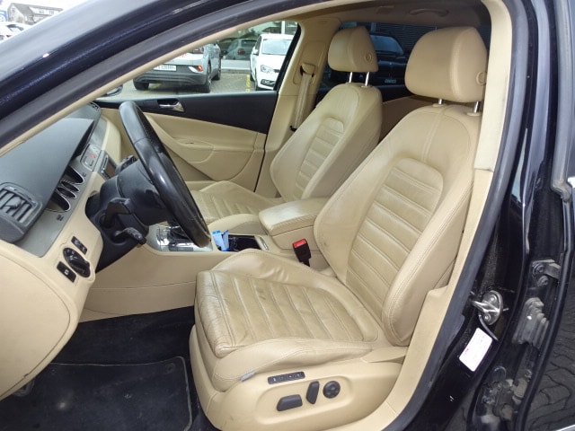 VW Passat Variant 3.2 V6 FSI Sportline 4Motion-image-10