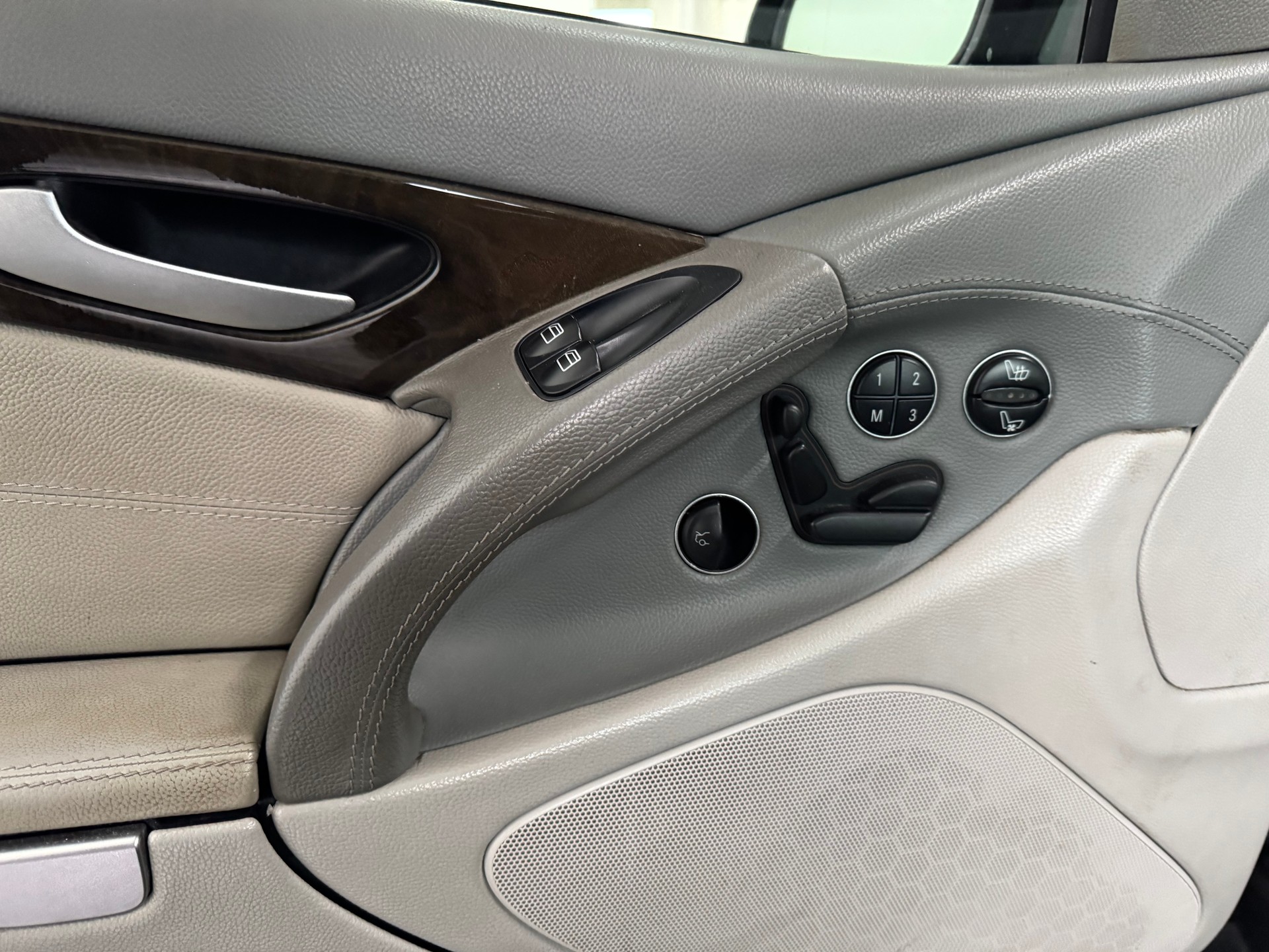 MERCEDES-BENZ SL 500 Automatic-image-16