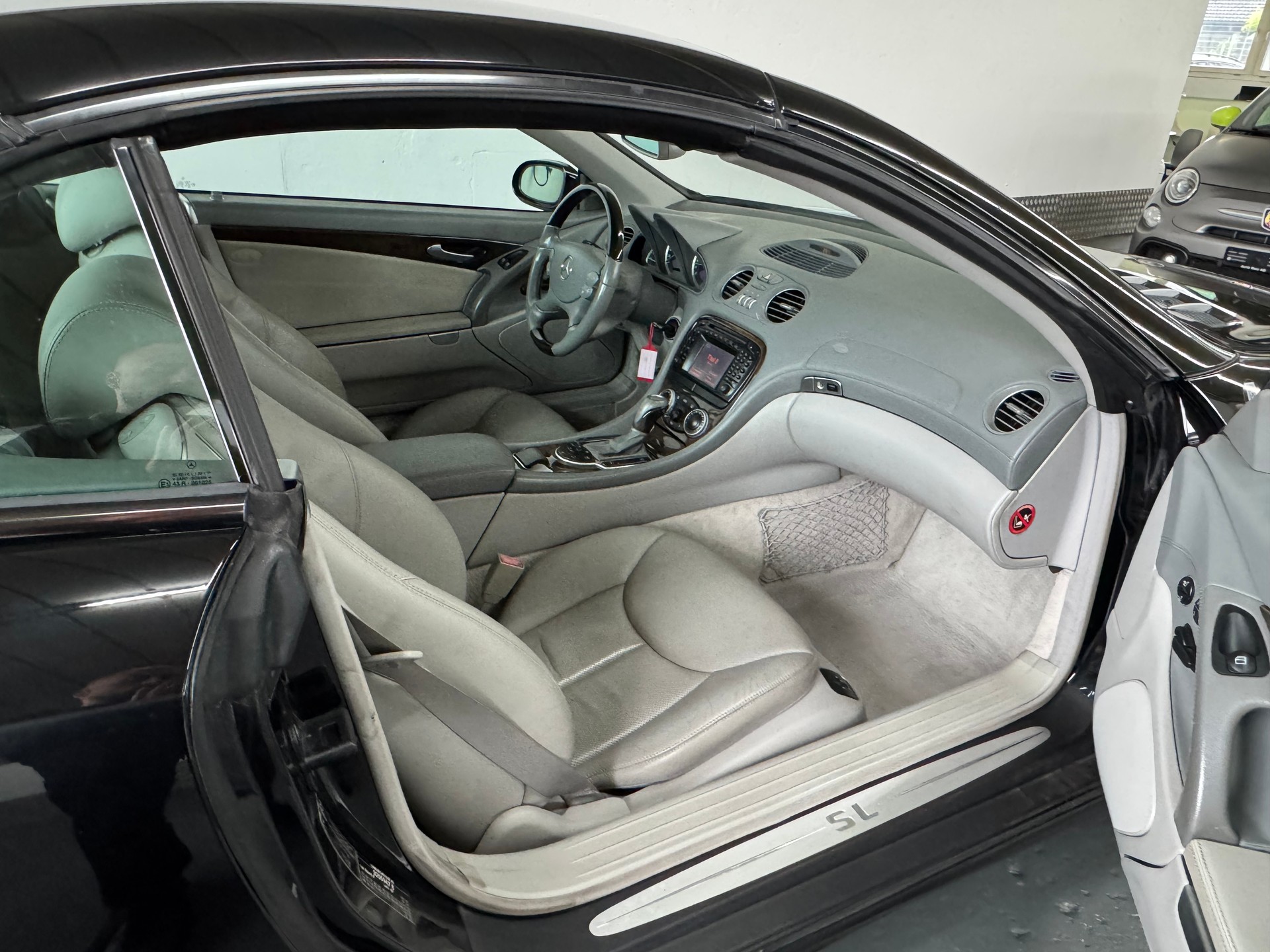 MERCEDES-BENZ SL 500 Automatic-image-17