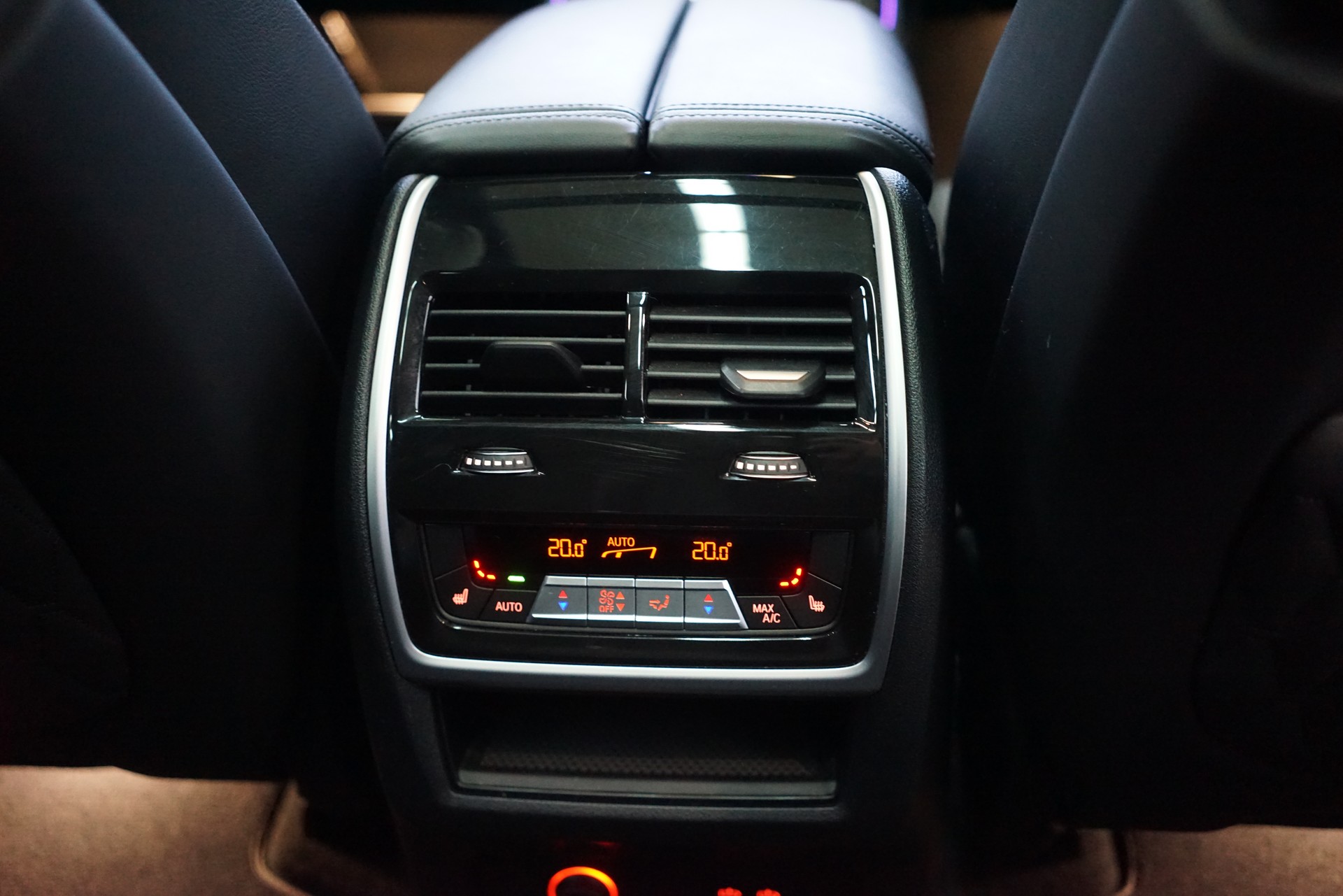 BMW X7 xDrive 48V 40d M Sport Steptronic-image-28