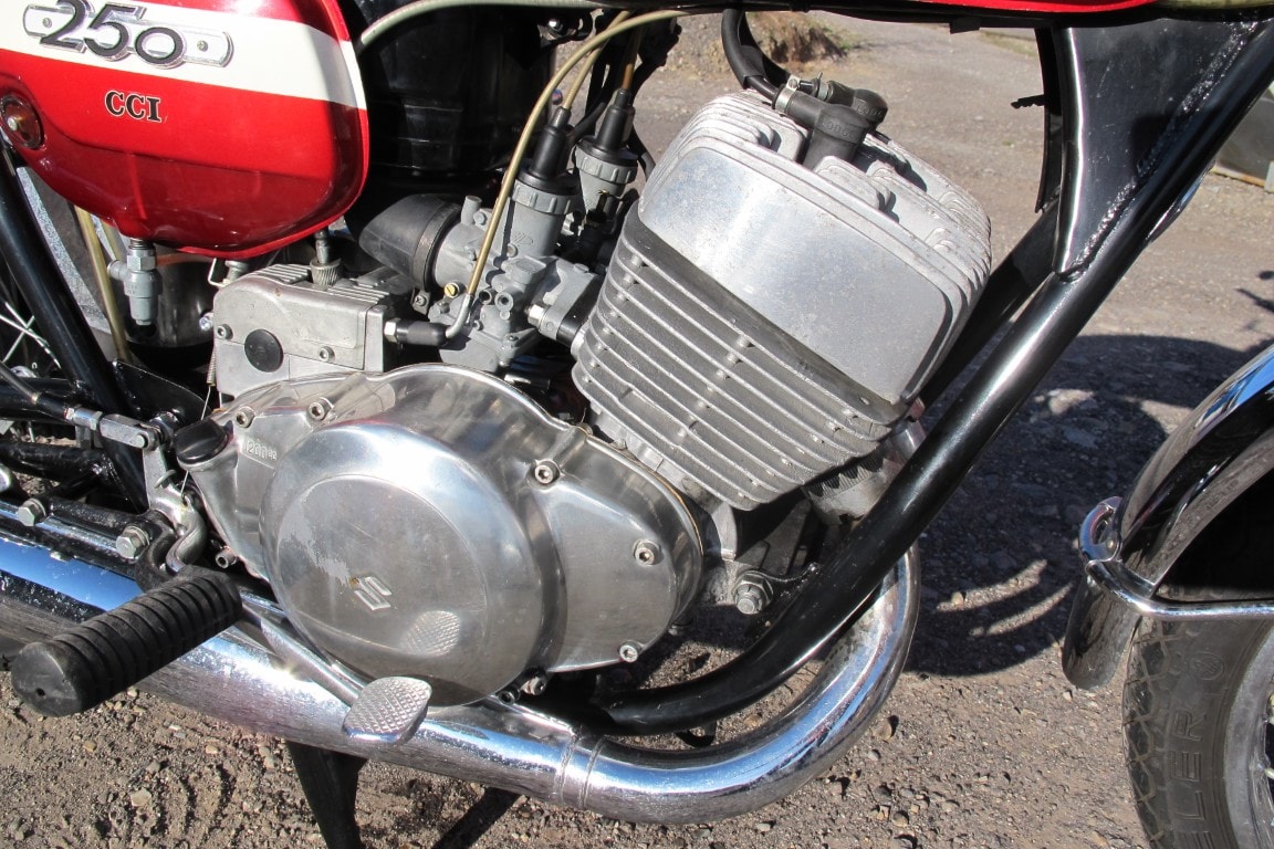 SUZUKI T250-image-4