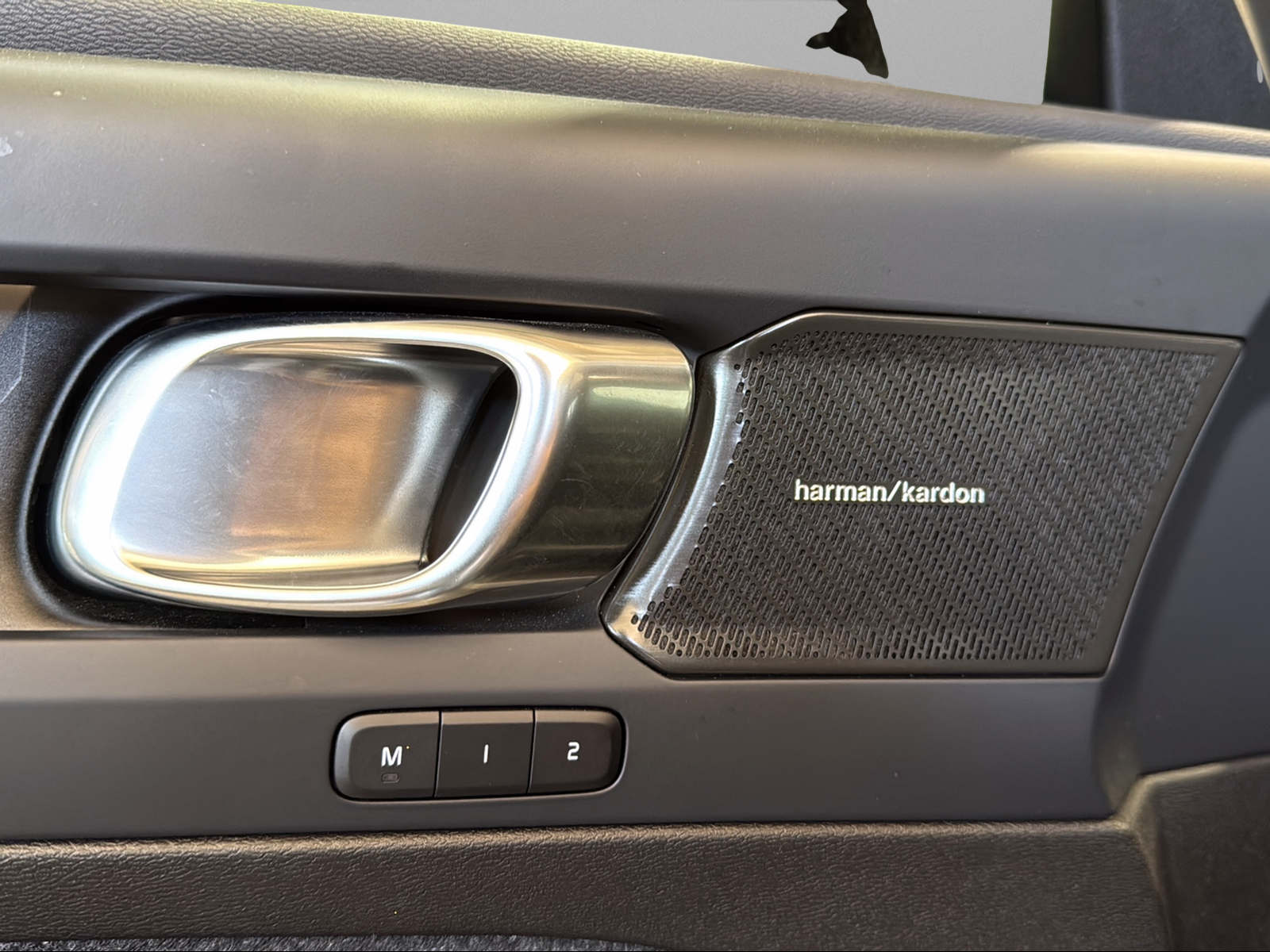 VOLVO C40 Recharge E80 82kWh Pure Electric Ultimate-image-12