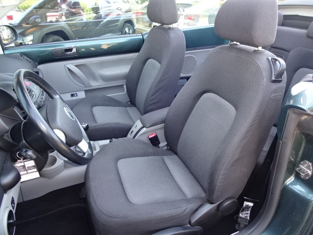 VW Beetle Cabrio 1.6-image-10
