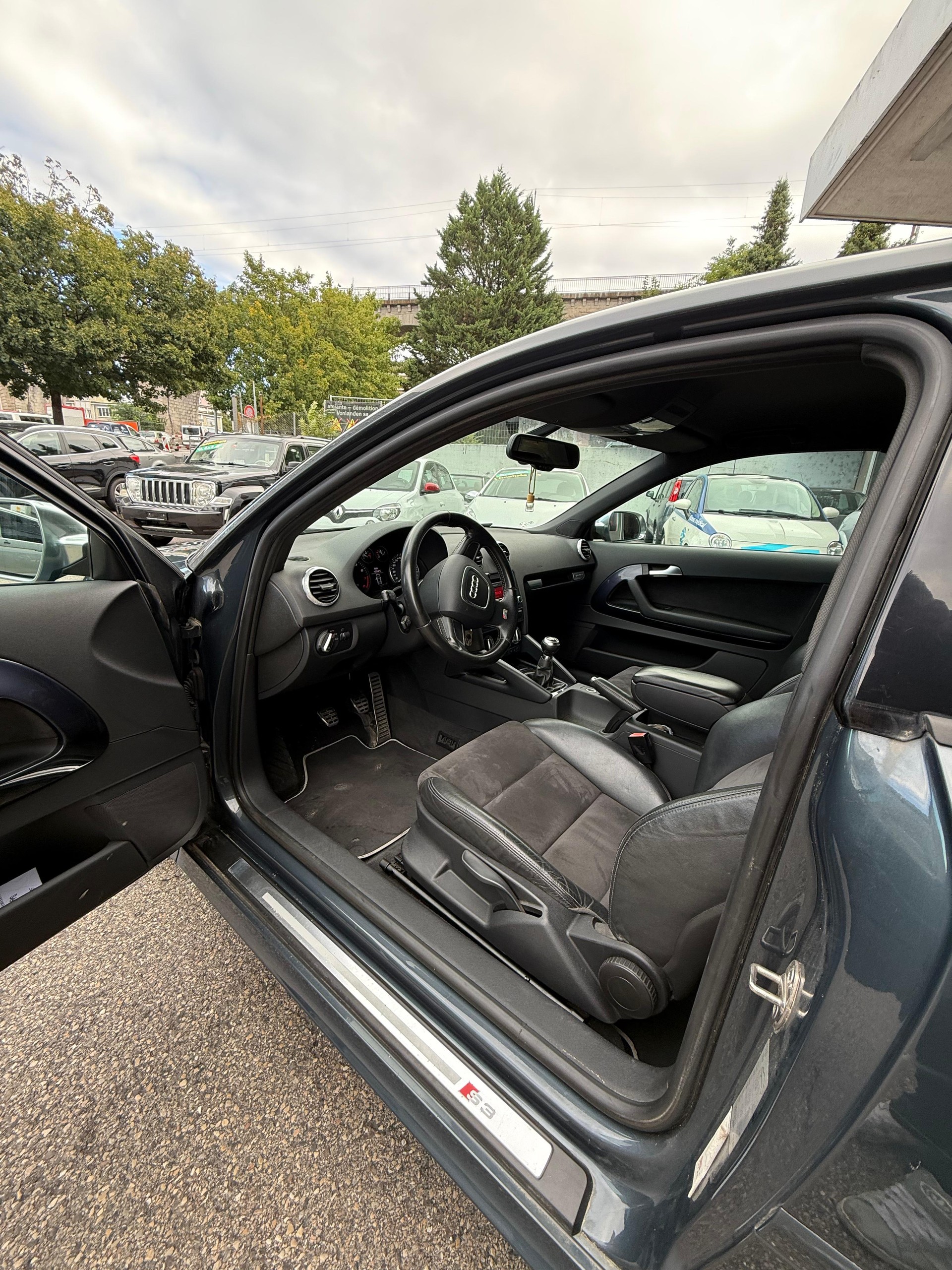 AUDI S3 2.0 TFSI quattro-image-5