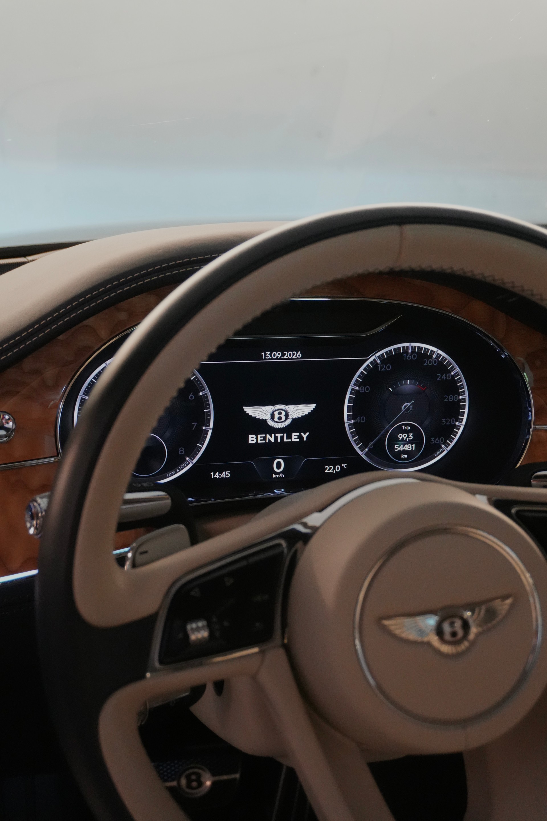 BENTLEY Continental GTC 6.0 W12-image-6