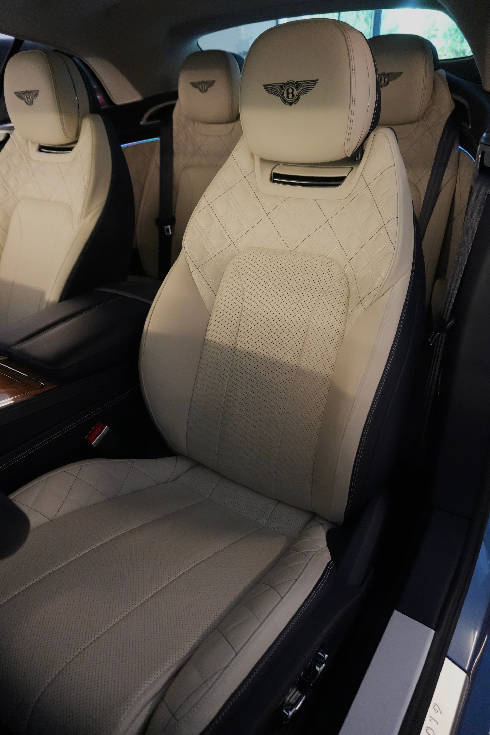 BENTLEY Continental GTC 6.0 W12-image-7