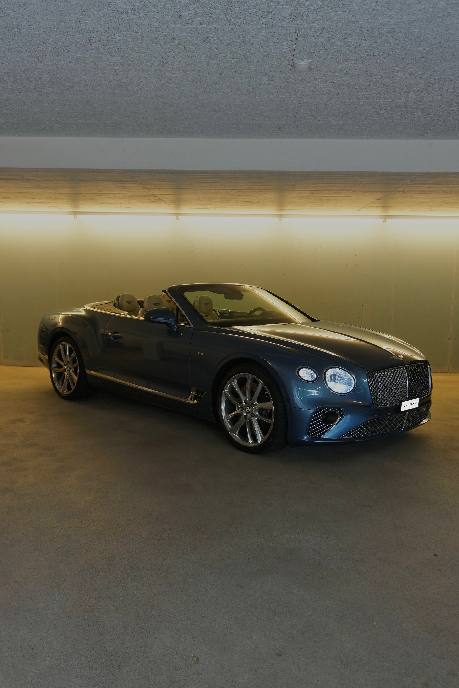 BENTLEY Continental GTC 6.0 W12-image-0