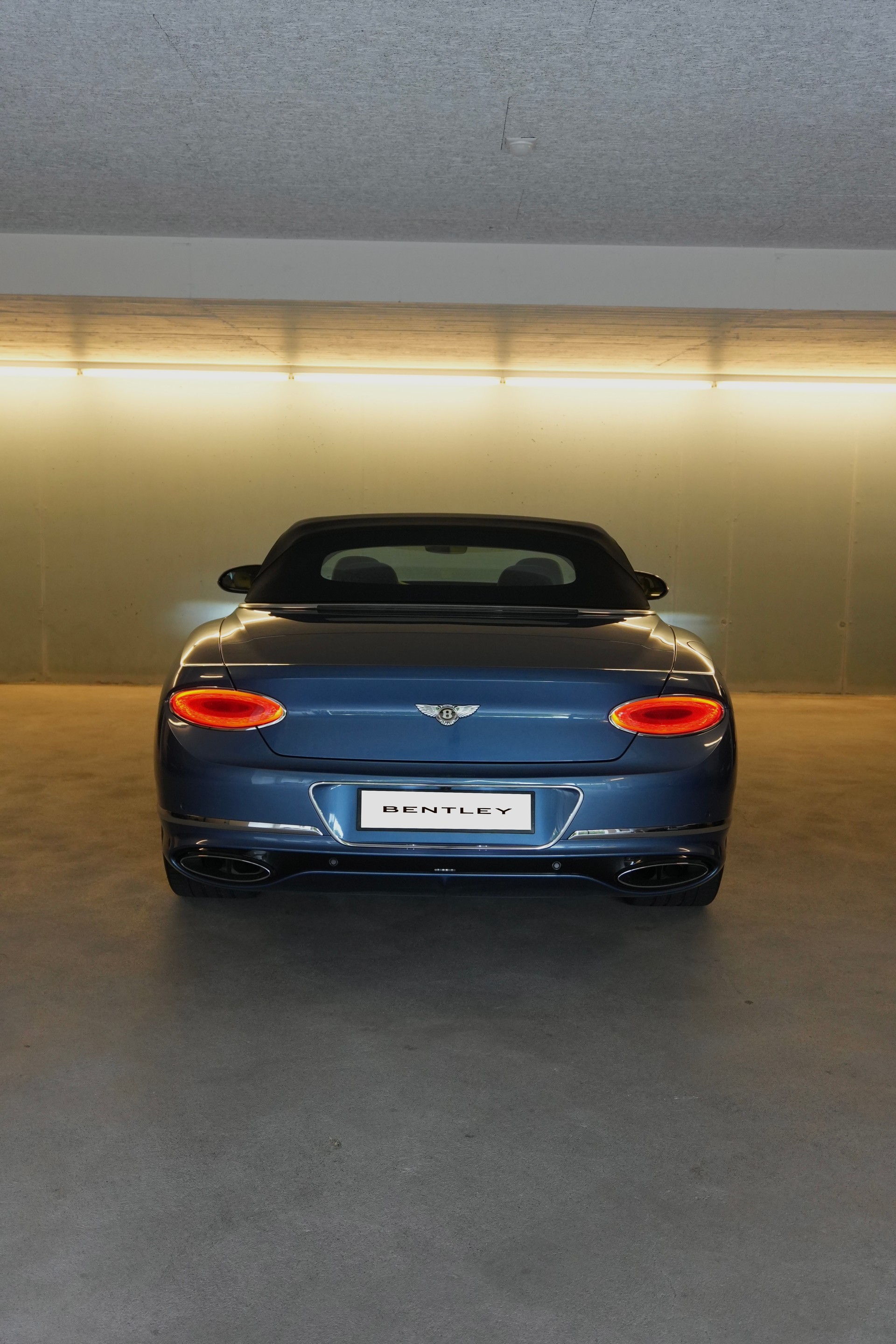 BENTLEY Continental GTC 6.0 W12-image-2
