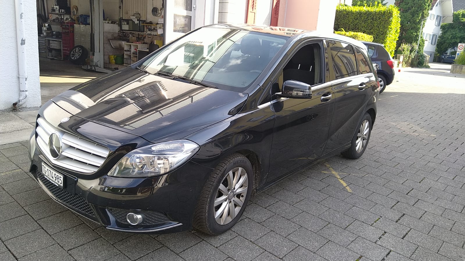 Car photo