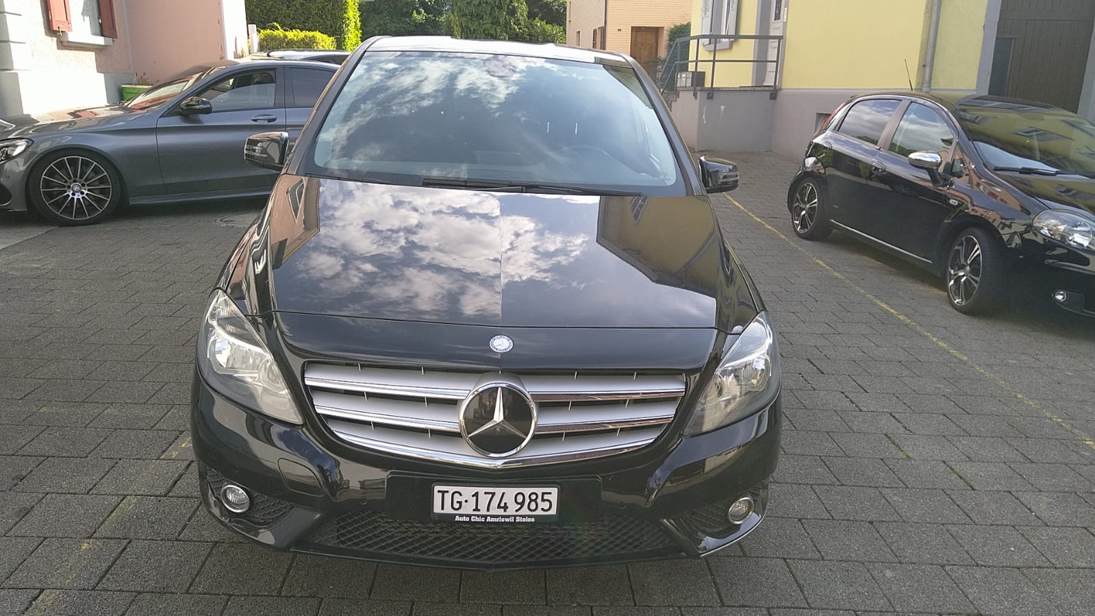 MERCEDES-BENZ B 180-image-1