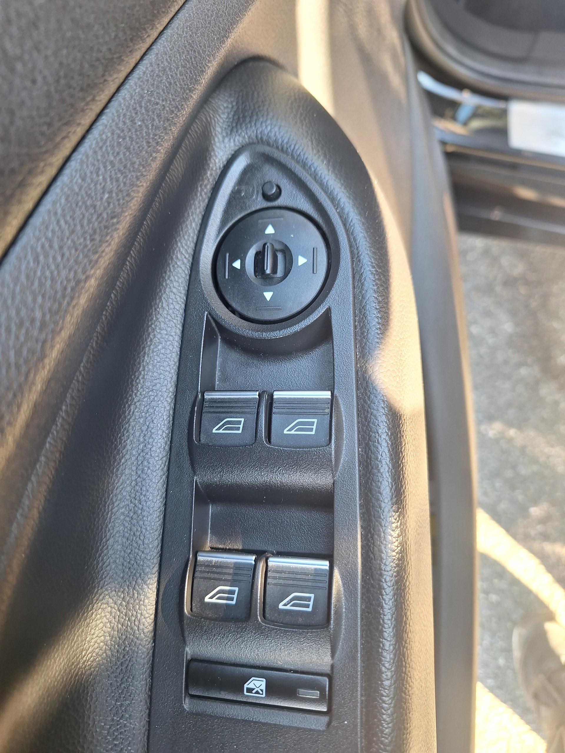 FORD Kuga 2.0 TDCi Titanium 4WD-image-6
