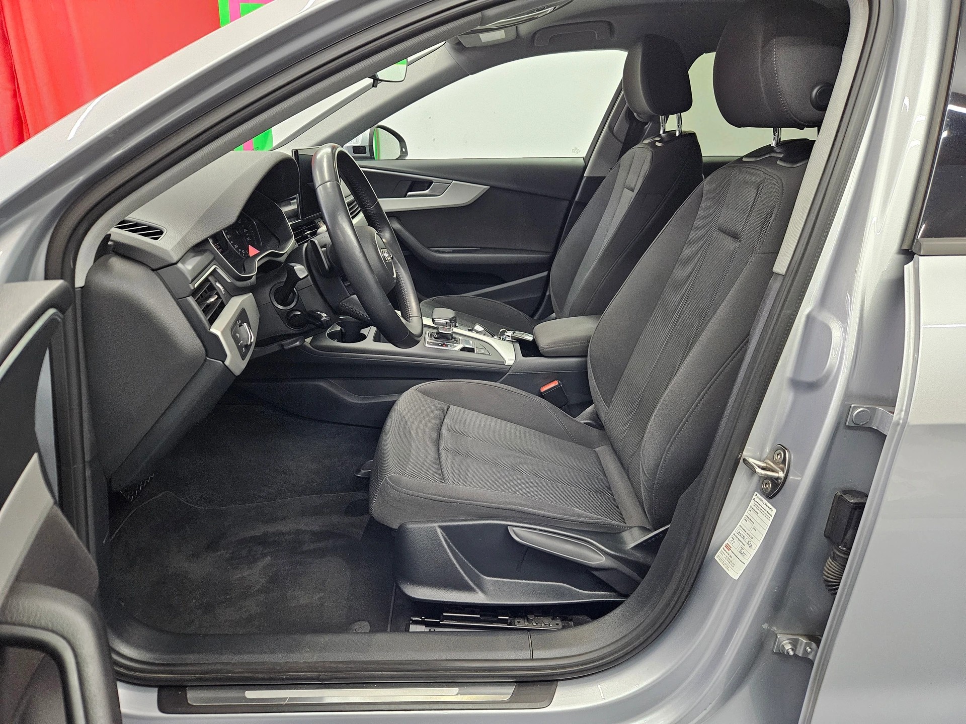 AUDI A4 Avant 35 TDI advanced S-tronic-image-9