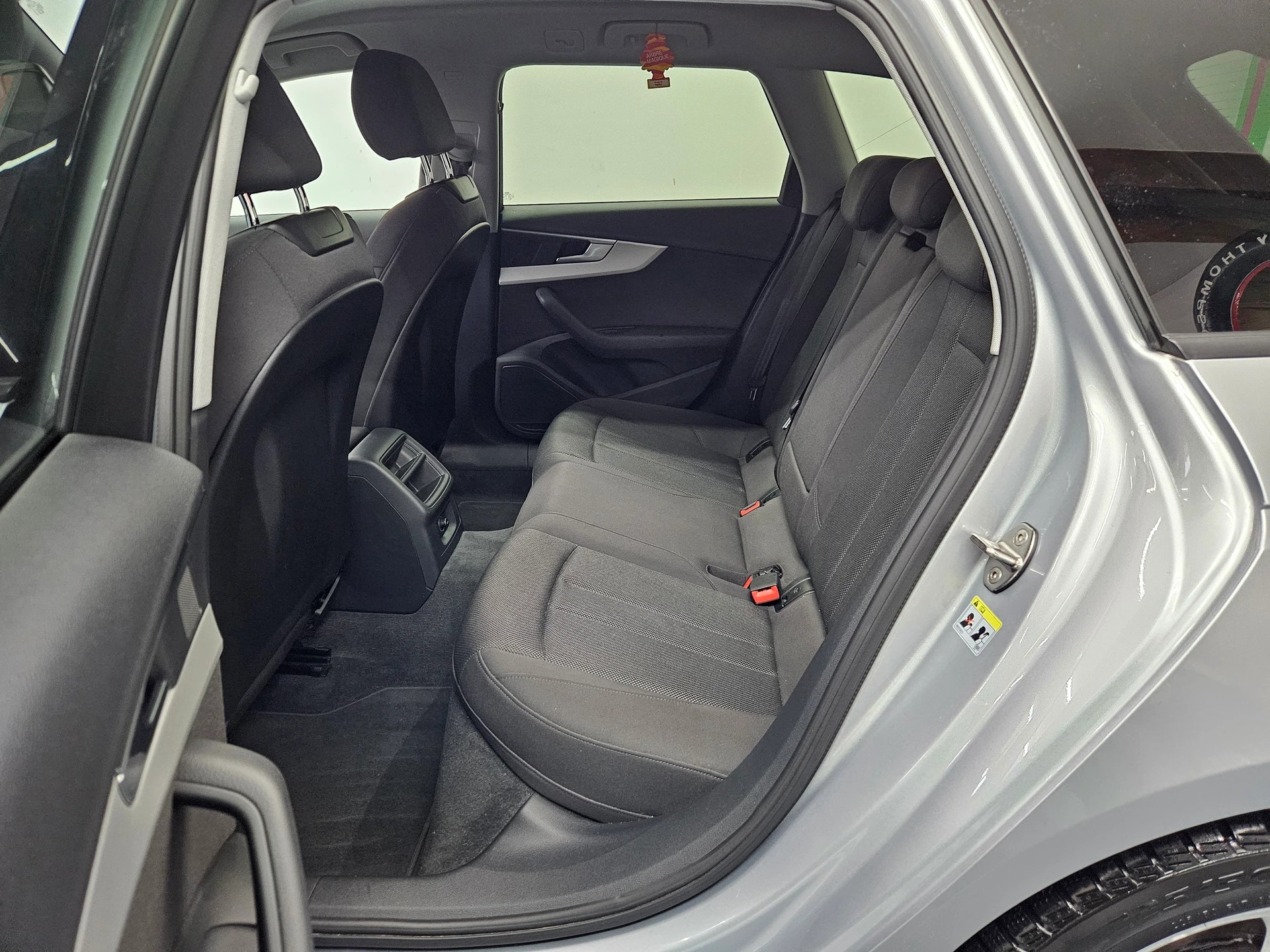 AUDI A4 Avant 35 TDI advanced S-tronic-image-11