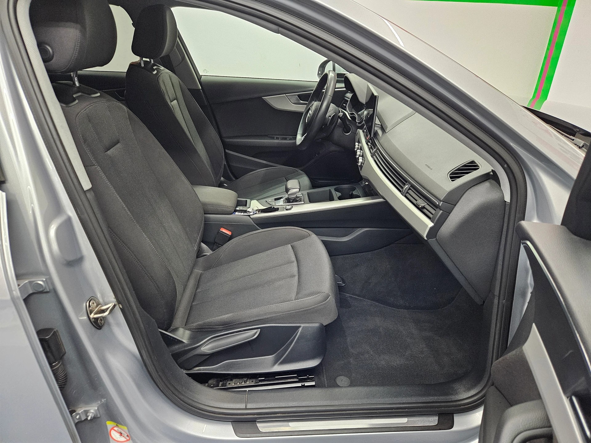 AUDI A4 Avant 35 TDI advanced S-tronic-image-10