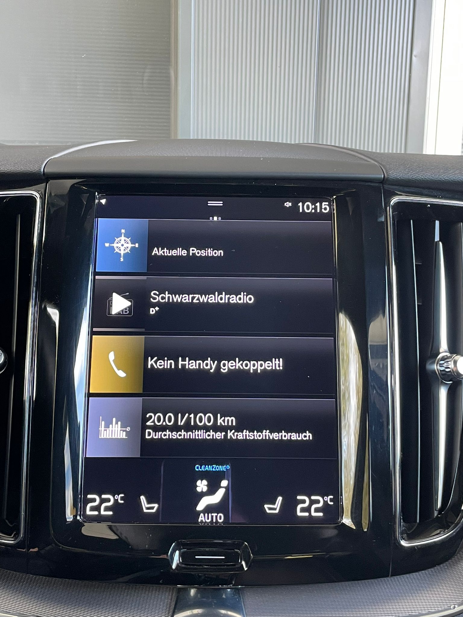 VOLVO XC60 2.0 B4 MH R-Design AWD-image-15