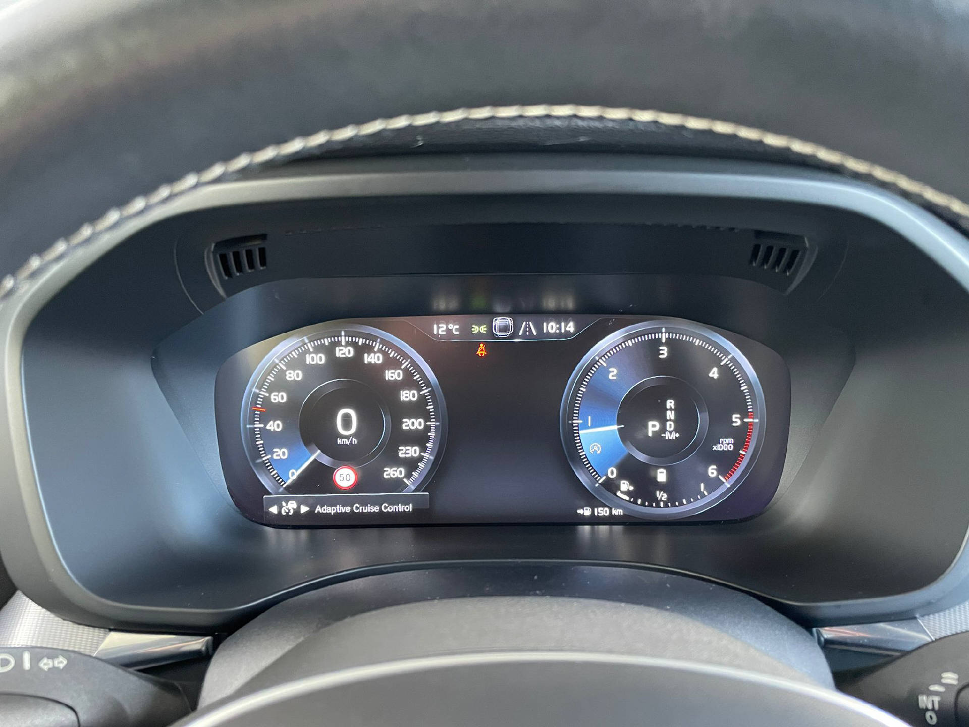 VOLVO XC60 2.0 B4 MH R-Design AWD-image-9