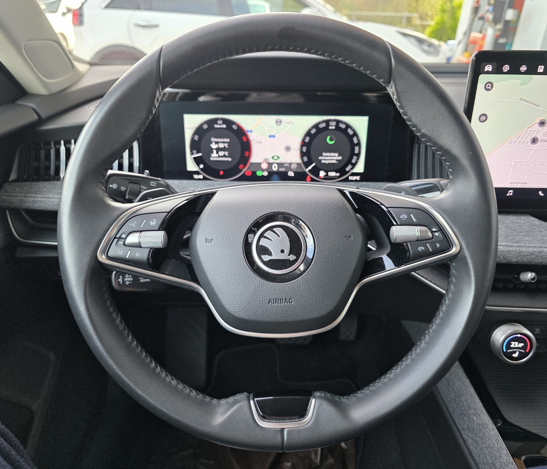 SKODA Superb Combi 2.0 TDi Selection 4x4 DSG-image-14