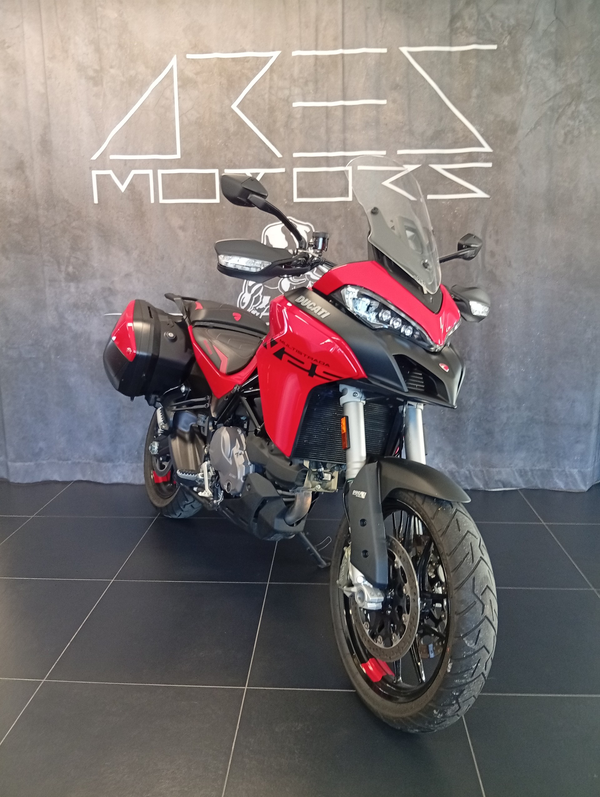 DUCATI Multistrada V2 S Touring-showroom-element-1