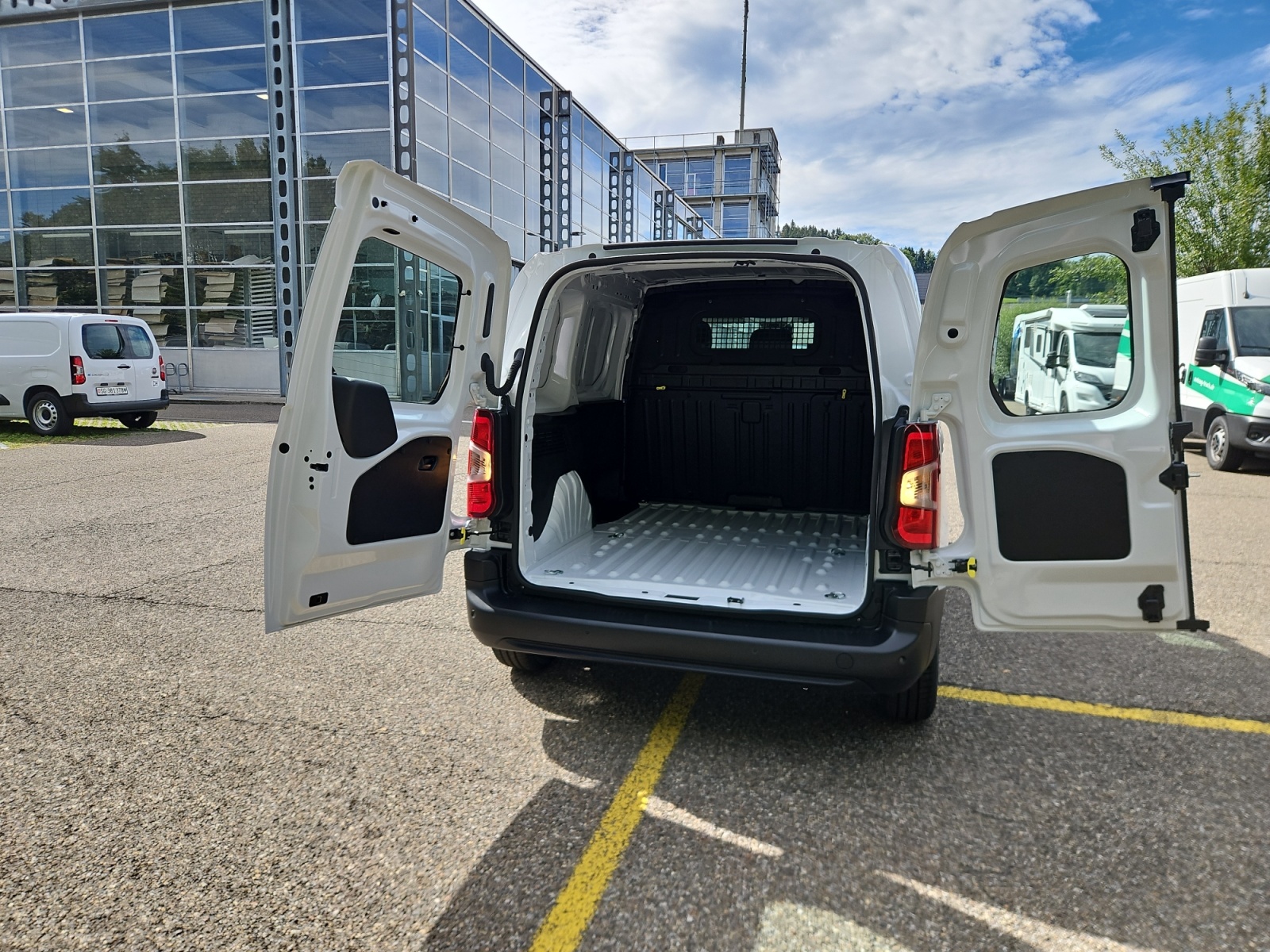 FIAT Doblo 1.5 BlueHDi L1 650kg Easy Pro-image-3