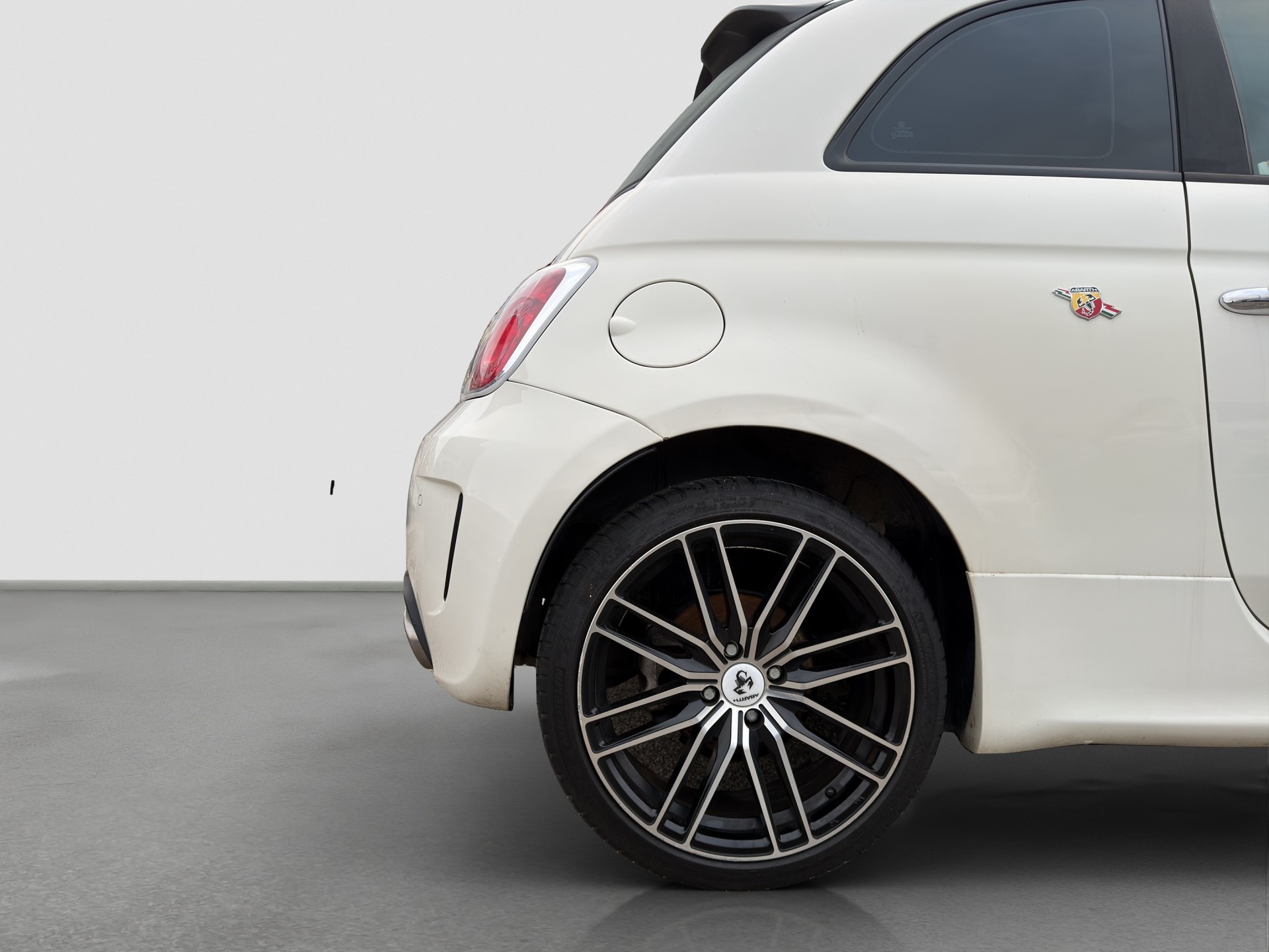FIAT 500C 1.4 16V Turbo Abarth Dualogic-image-13