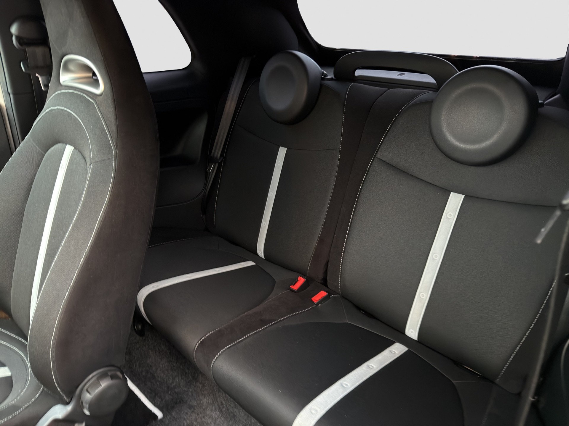 FIAT 500C 1.4 16V Turbo Abarth Dualogic-image-14