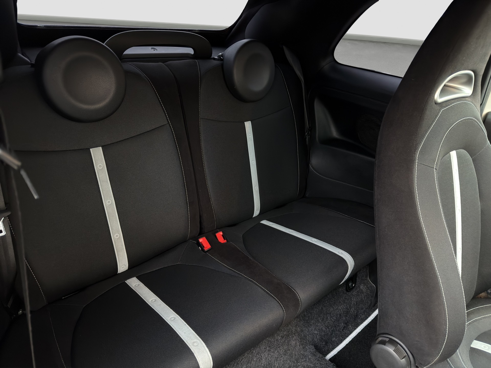 FIAT 500C 1.4 16V Turbo Abarth Dualogic-image-19