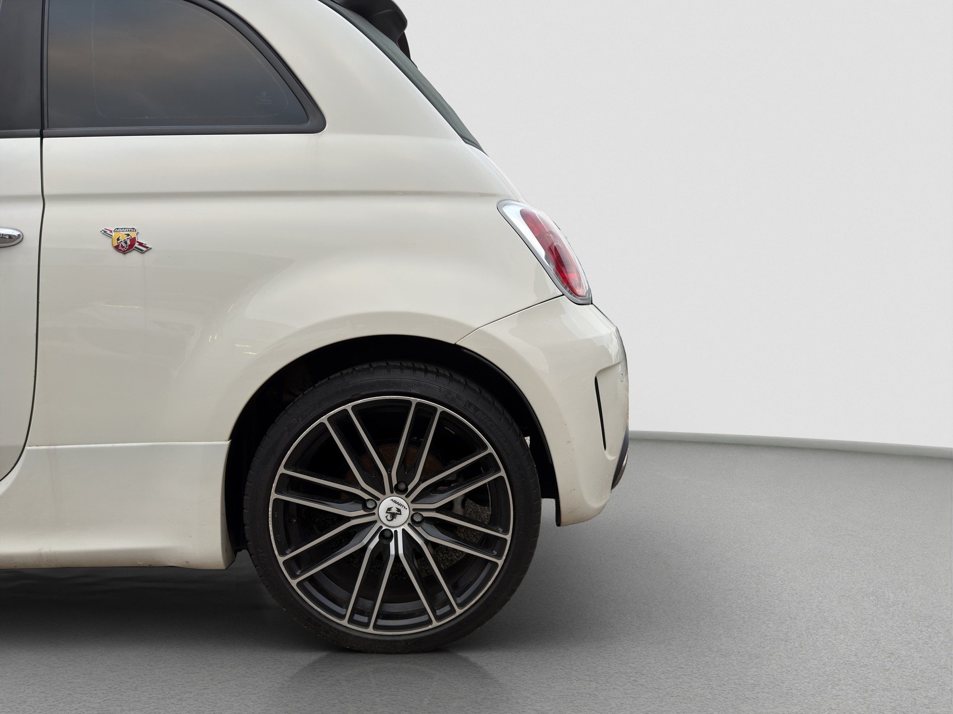 FIAT 500C 1.4 16V Turbo Abarth Dualogic-image-11