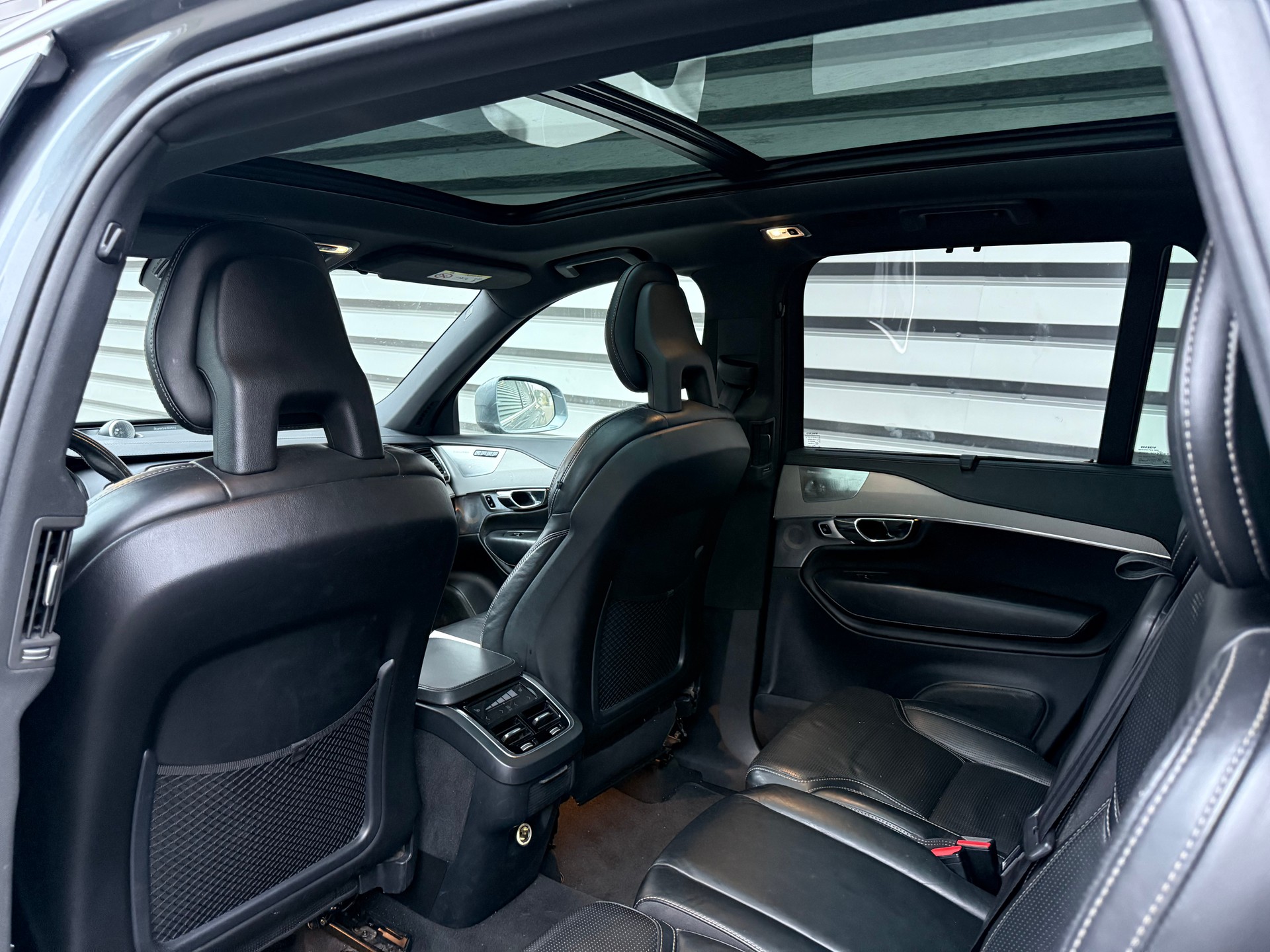 VOLVO XC90 T6 AWD Inscription R-Design Geartronic-image-9