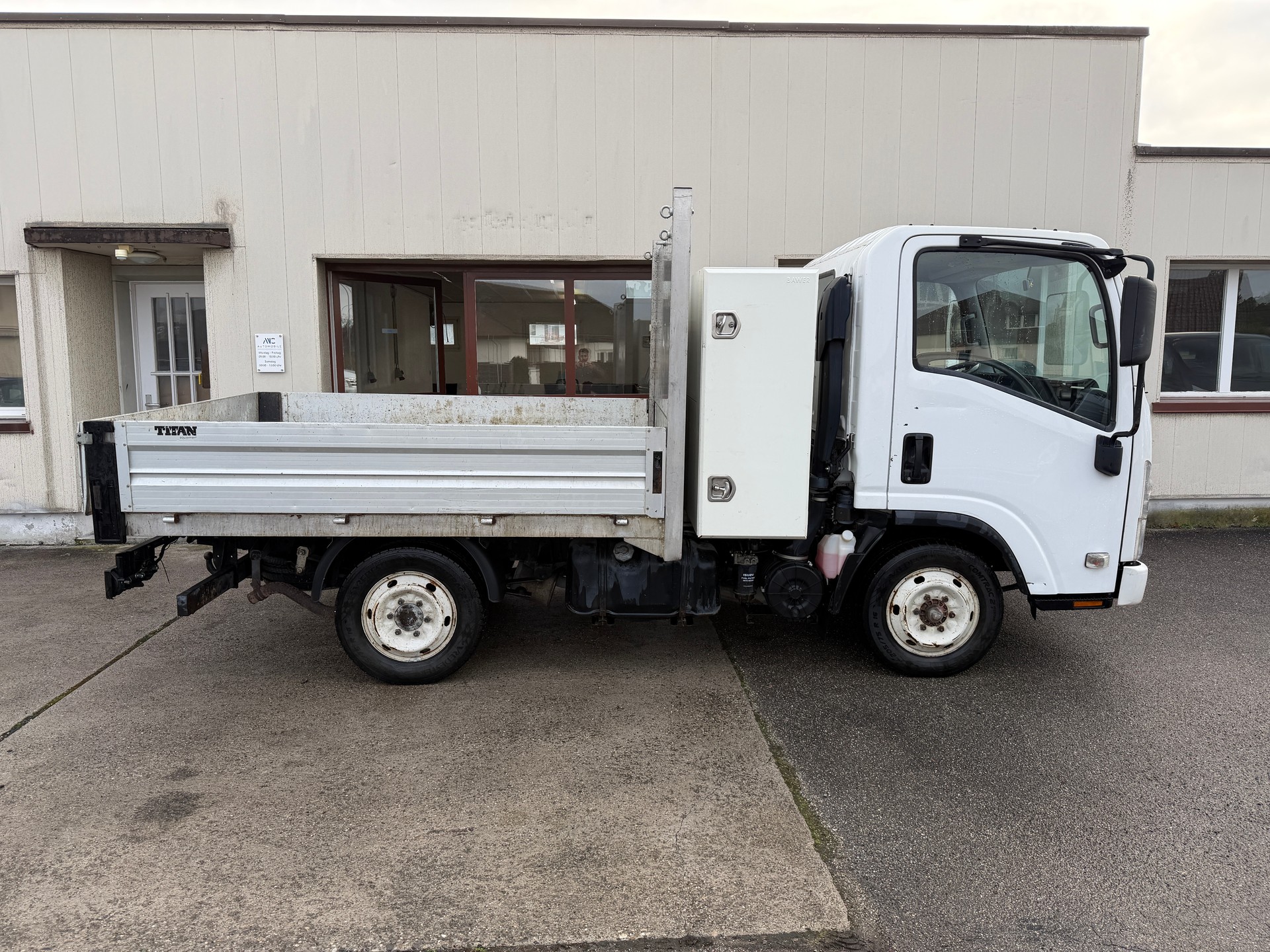 ISUZU NLR 85A - LS 35 E-image-3