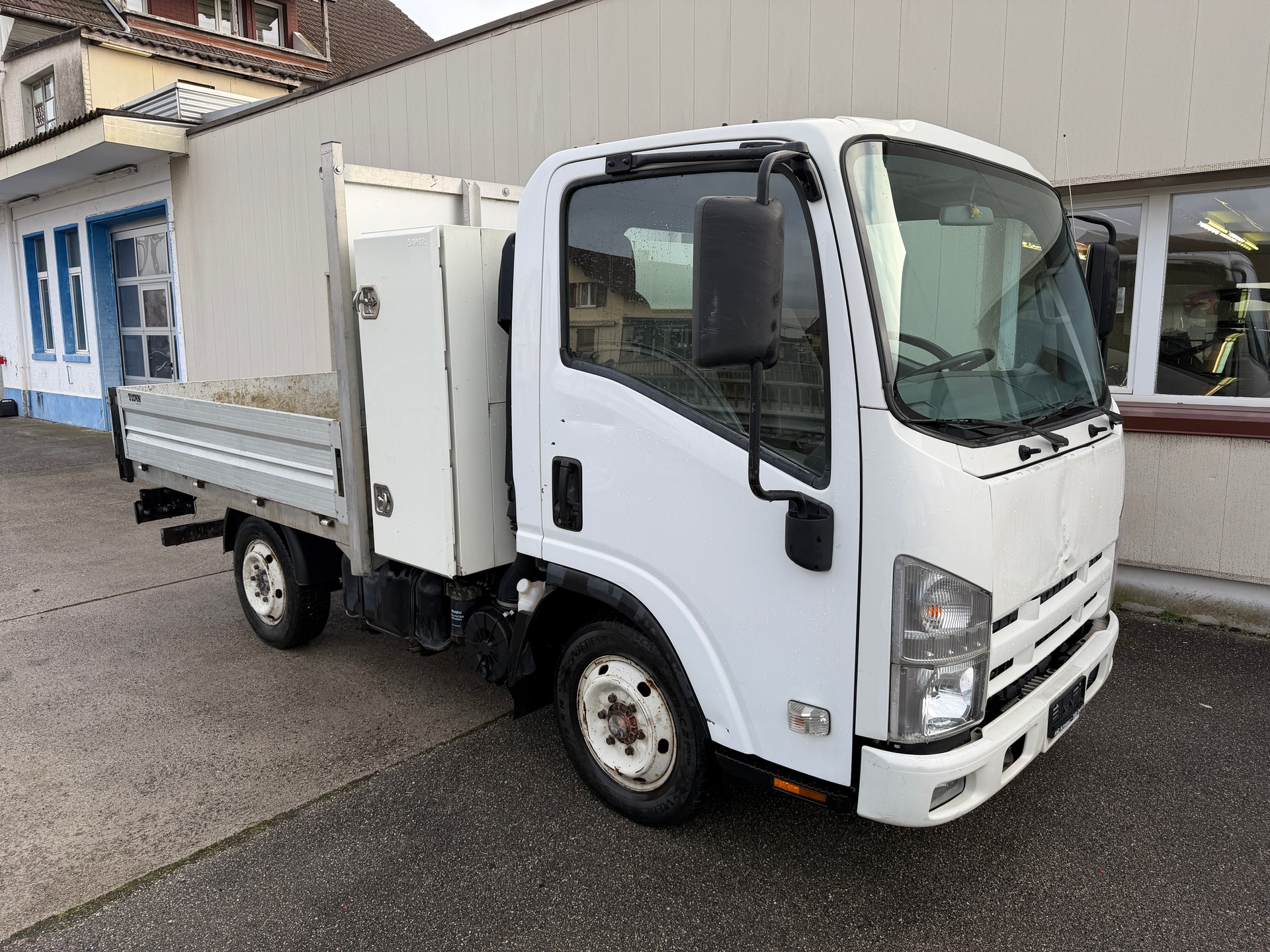 ISUZU NLR 85A - LS 35 E-image-2