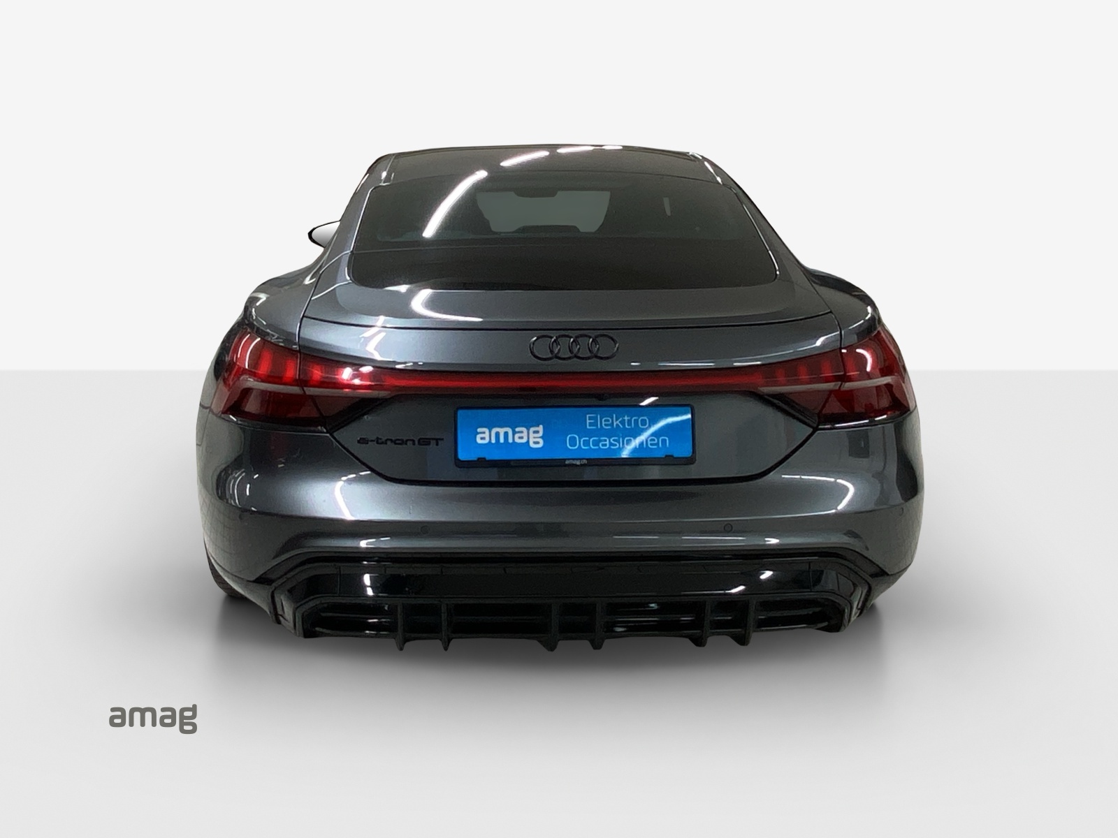 AUDI e-tron GT quattro-image-4