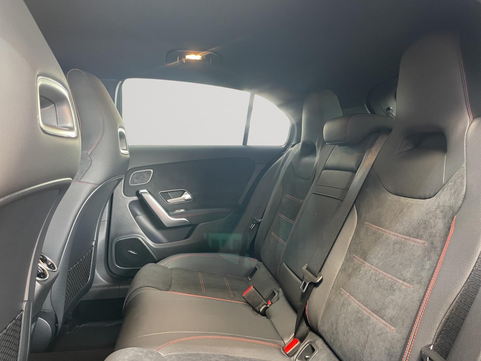 MERCEDES-BENZ A 250 e EQ Star AMG Line-image-7