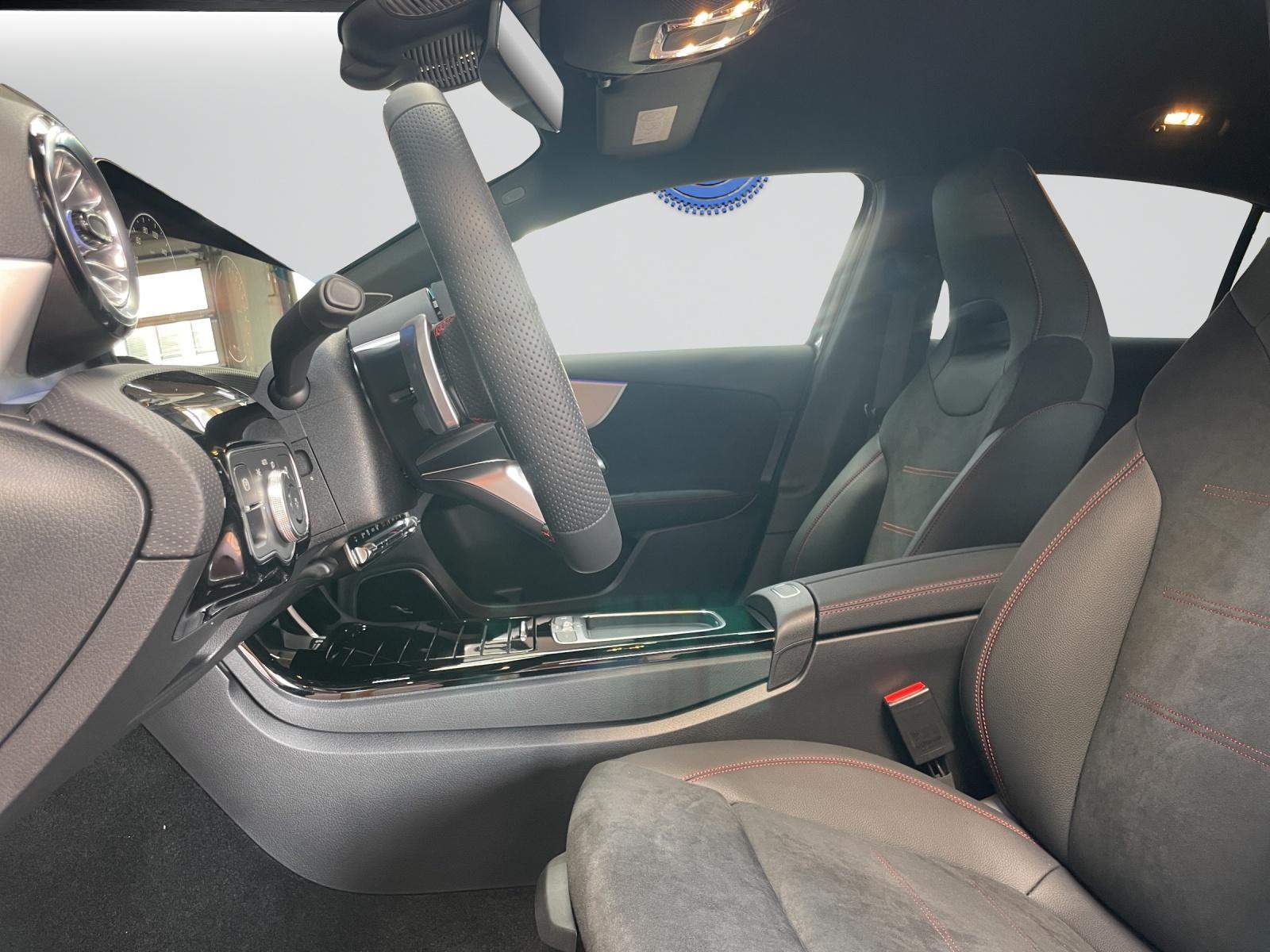 MERCEDES-BENZ A 250 e EQ Star AMG Line-image-3