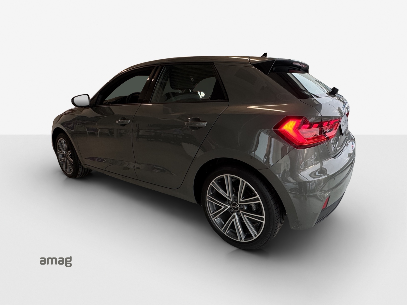 AUDI A1 Sportback 30 TFSI Attraction S-tronic-image-2