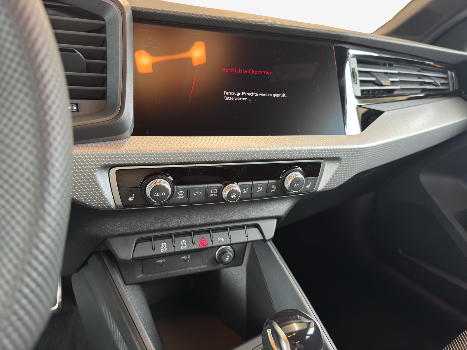 AUDI A1 Sportback 30 TFSI Attraction S-tronic-image-9