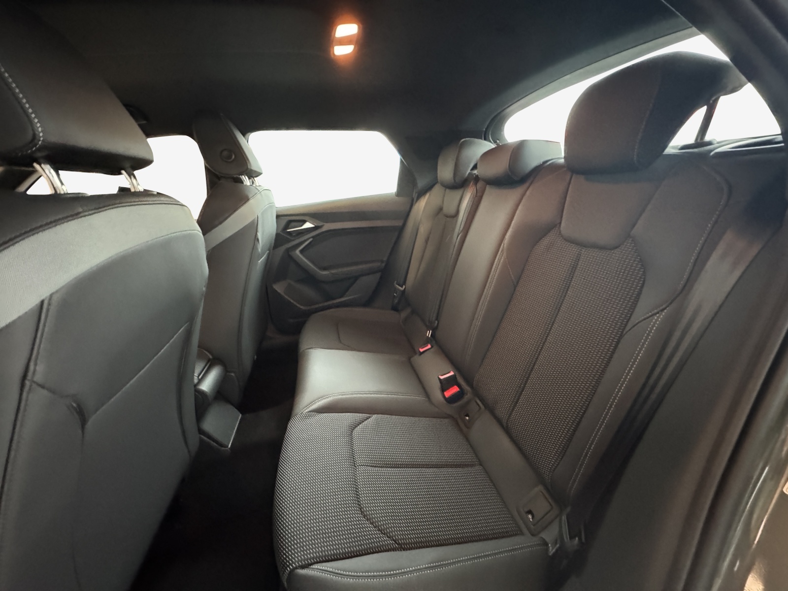 AUDI A1 Sportback 30 TFSI Attraction S-tronic-image-10