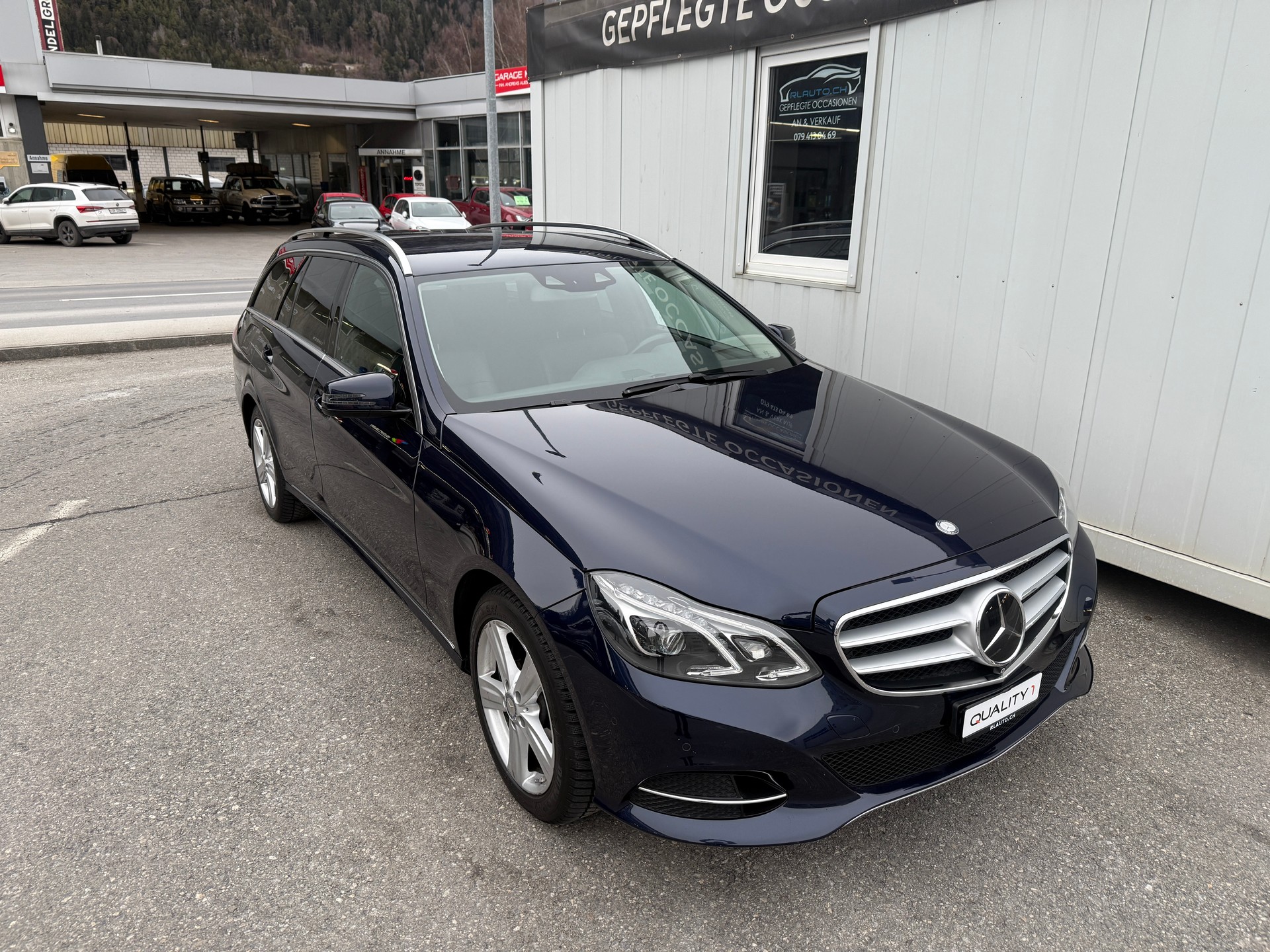 MERCEDES-BENZ E 250 BlueTEC Avantgarde 4Matic 7G-Tronic