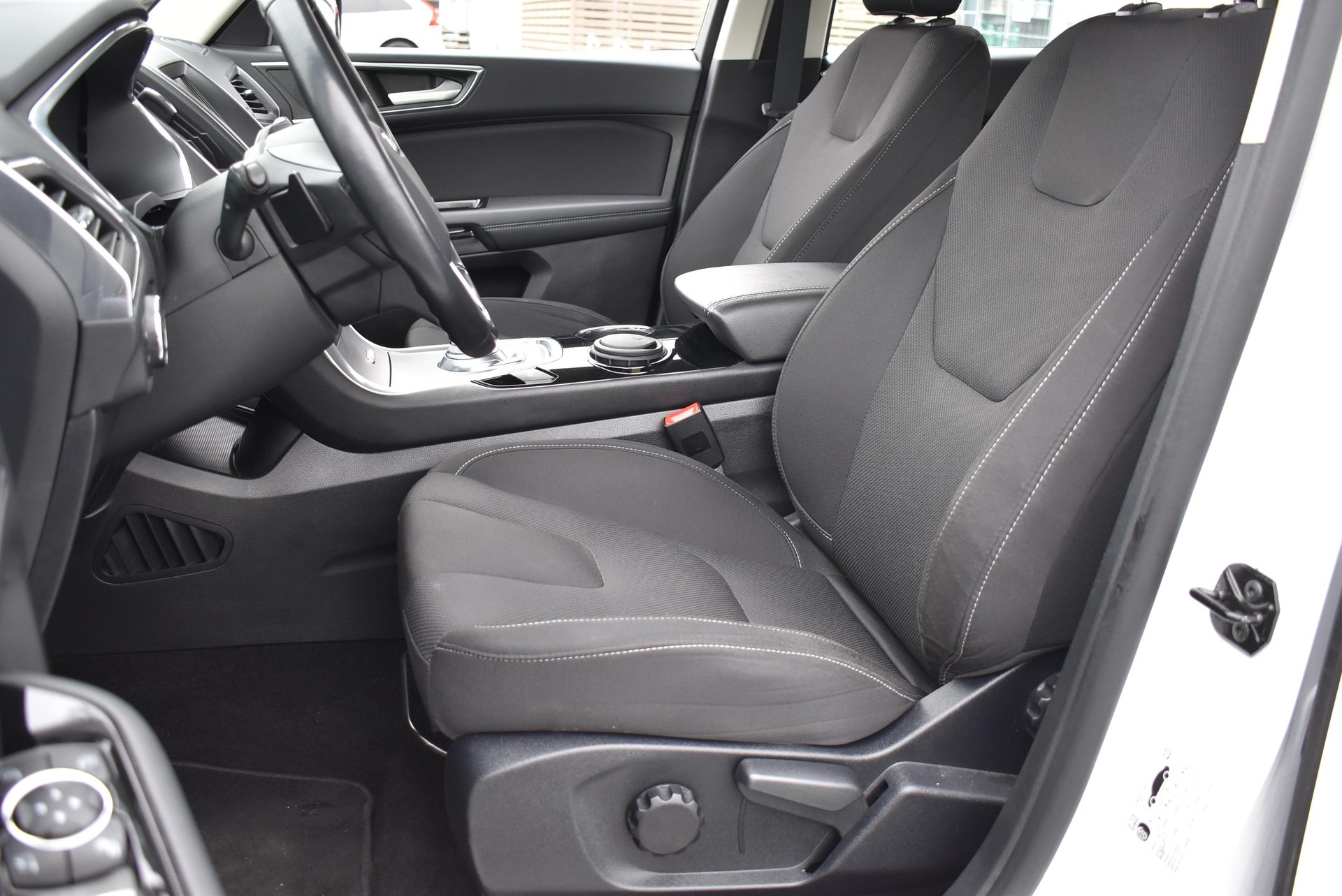 FORD S-Max 2.0 TDCi 150 Trend-image-10