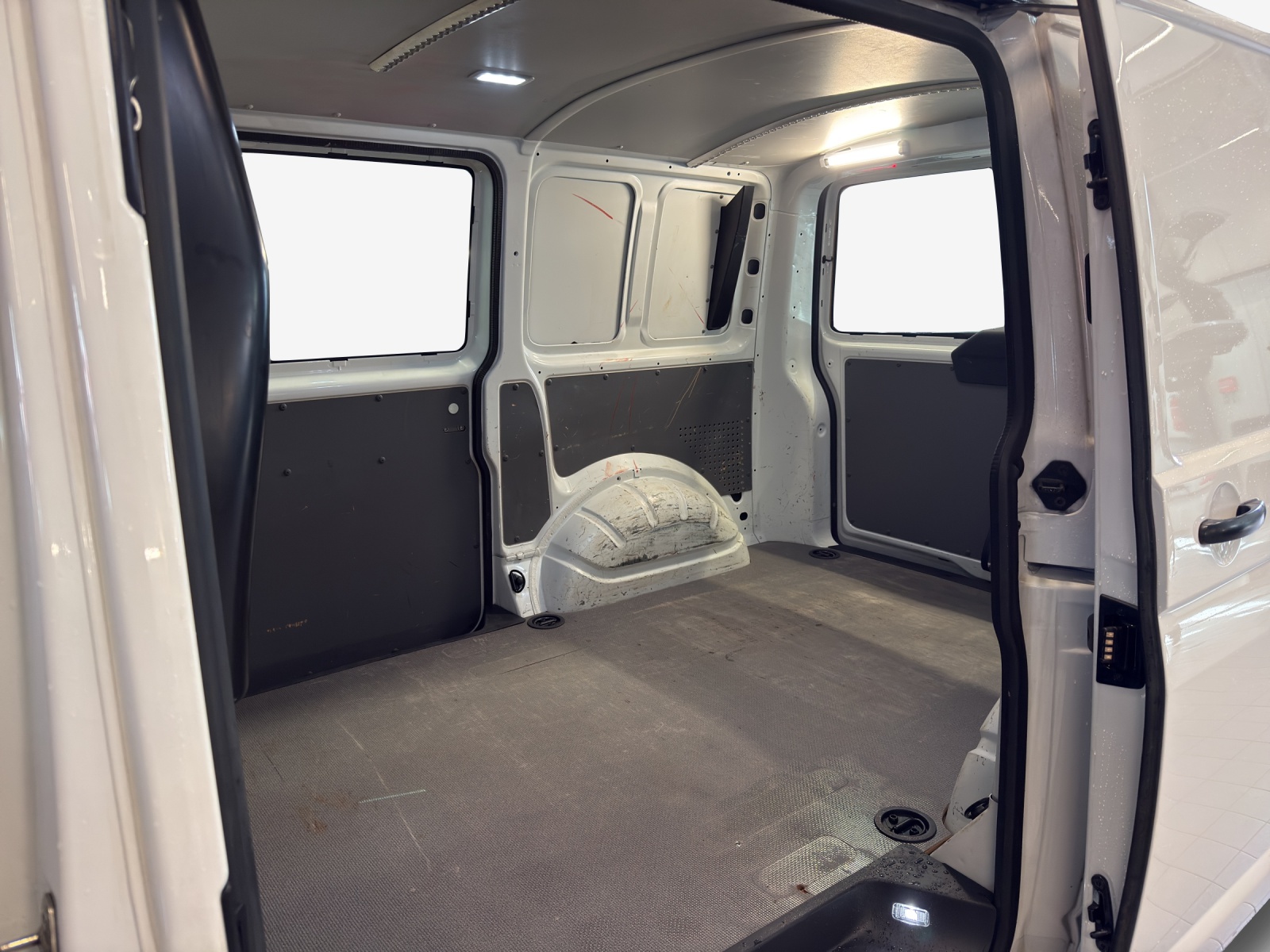 VW T6.1 2.0 TDI 4Motion-image-11