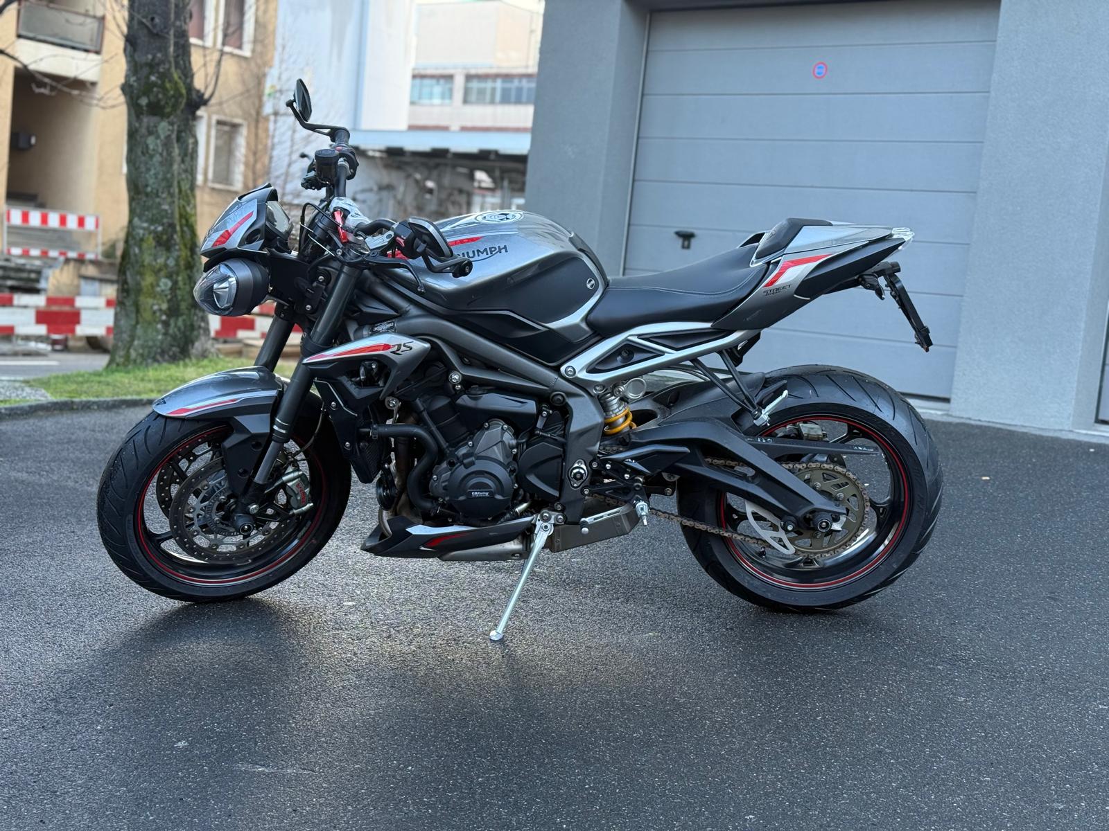 TRIUMPH Street Triple RS 765 ABS-showroom-element-2