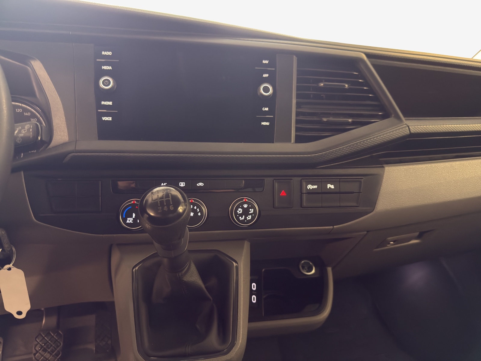 VW T6.1 2.0 TDI-image-10