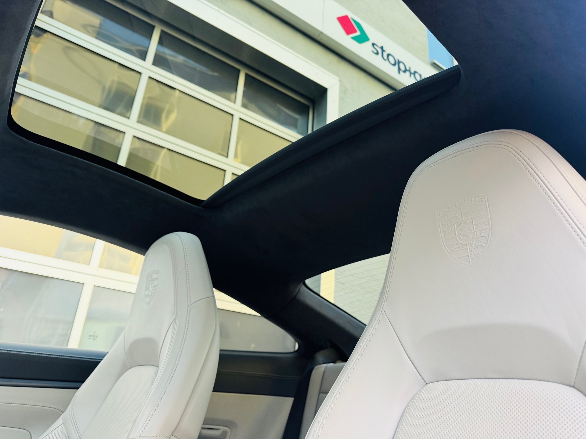 PORSCHE 911 Carrera 4S PDK-image-9