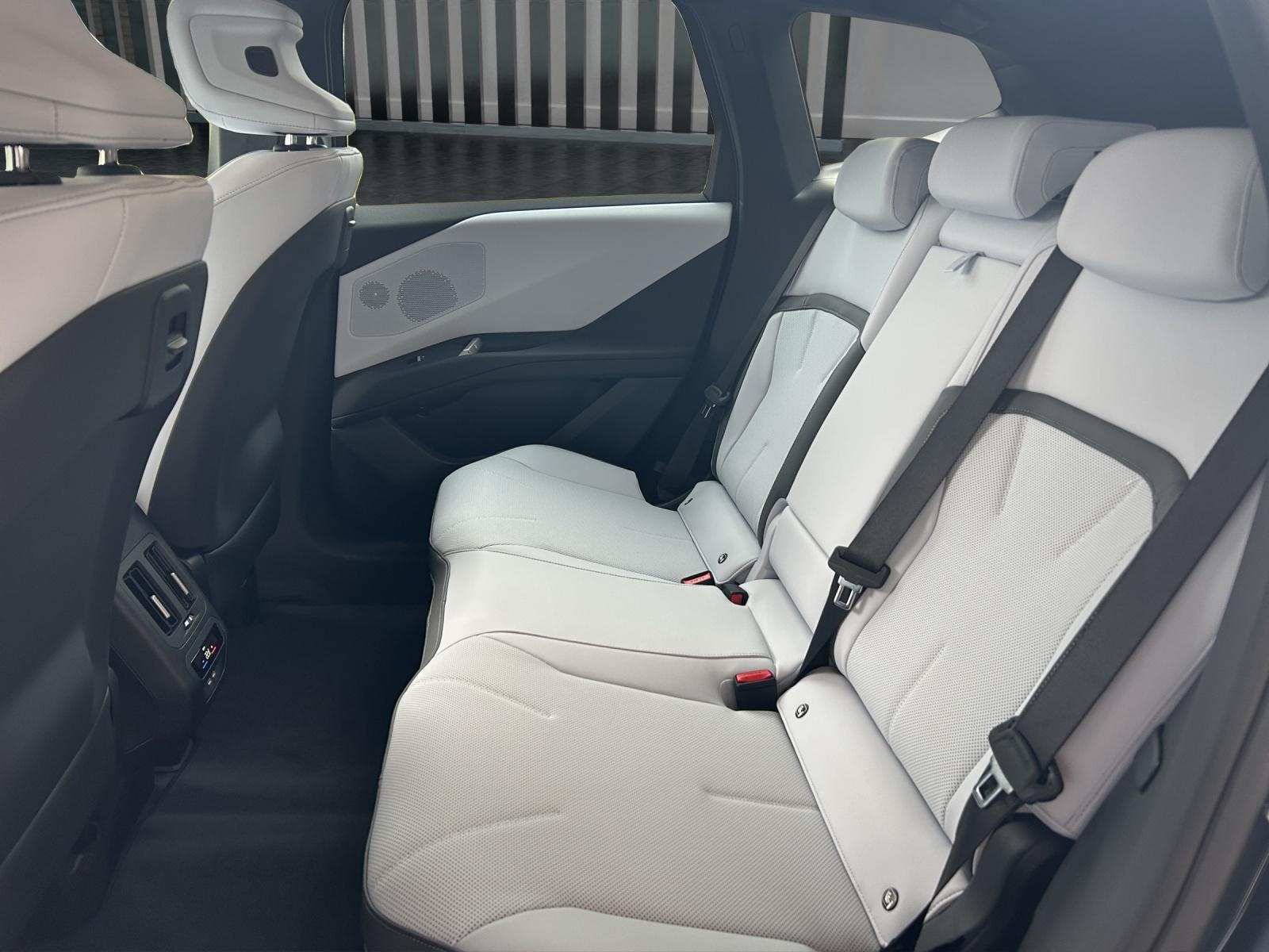 BMW iX3 50 xDrive M Sportpaket-image-16