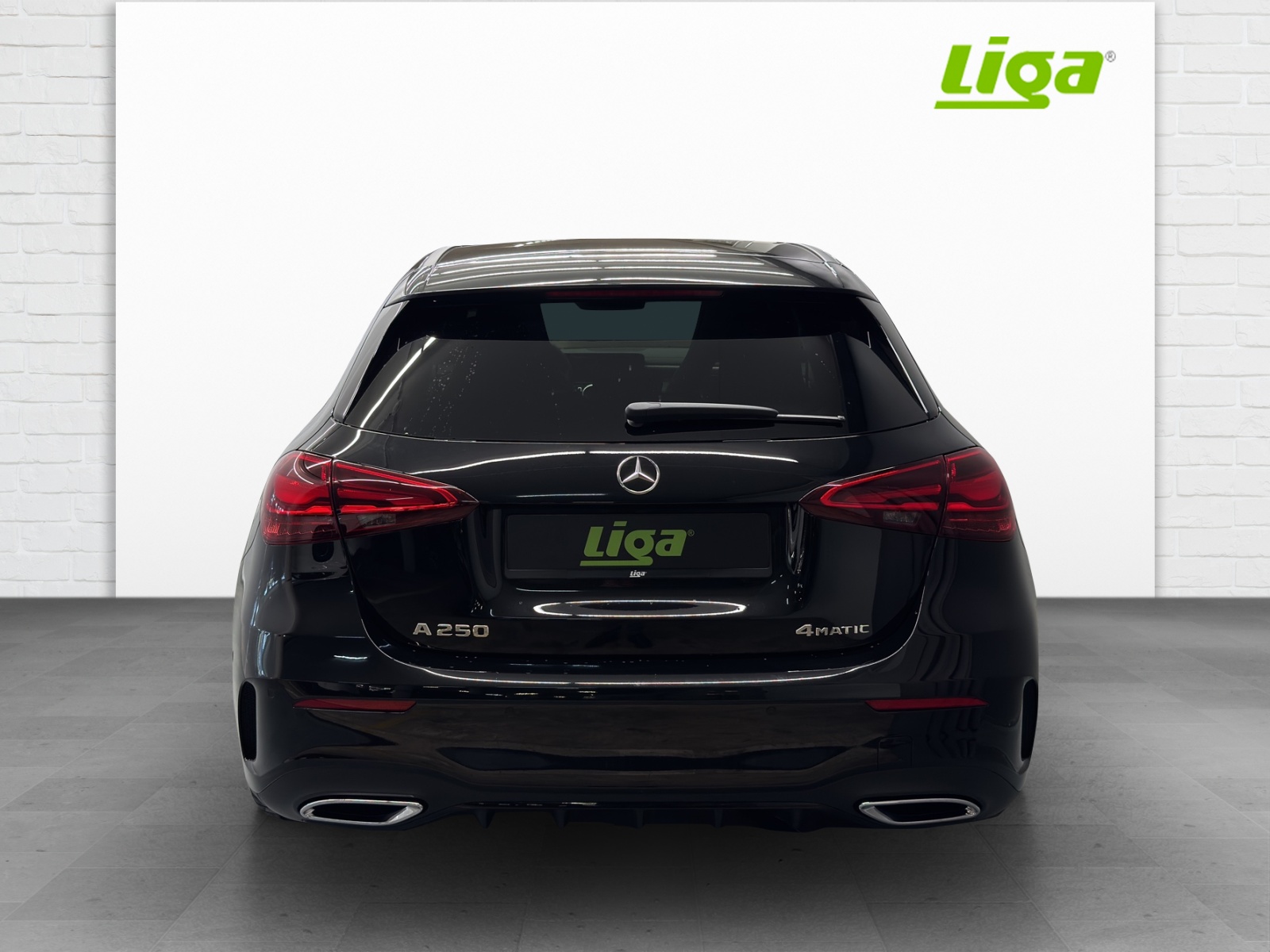 MERCEDES-BENZ A 250 AMG Line 4Matic-image-4