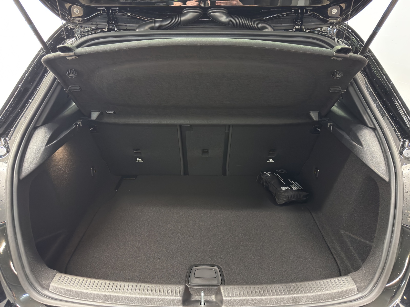 MERCEDES-BENZ A 250 AMG Line 4Matic-image-10