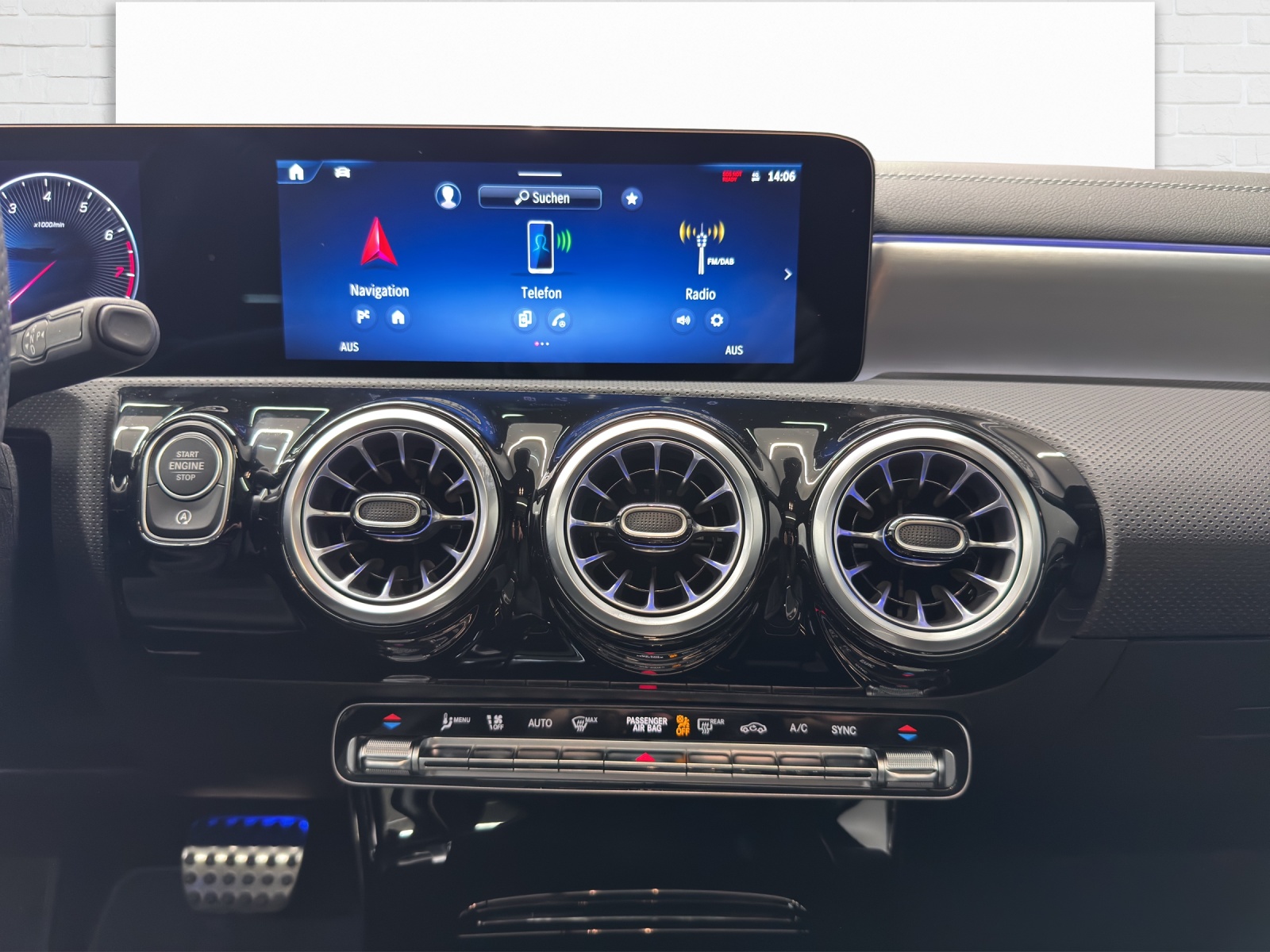 MERCEDES-BENZ A 250 AMG Line 4Matic-image-8
