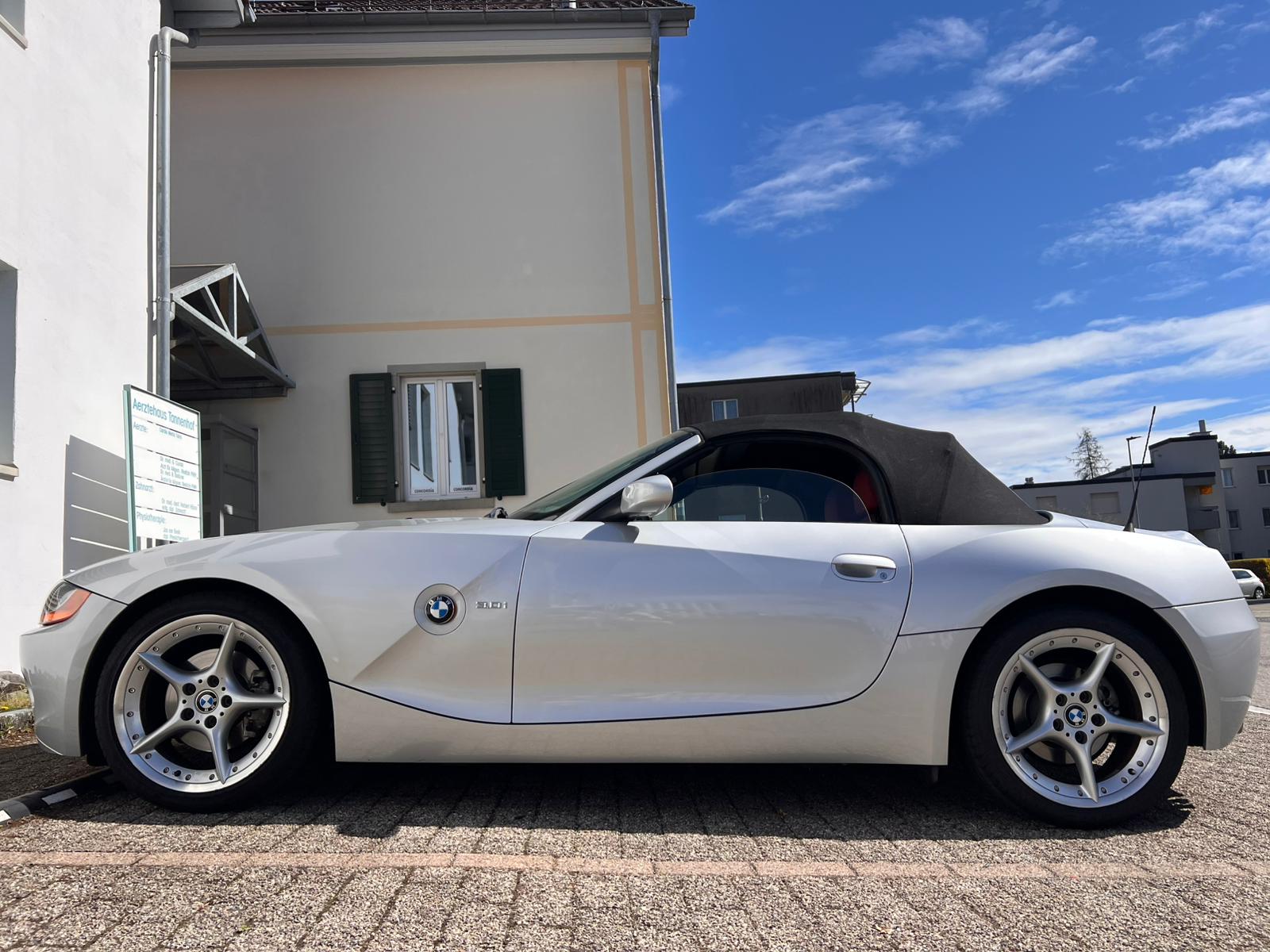 BMW Z4 3.0i Roadster-image-9