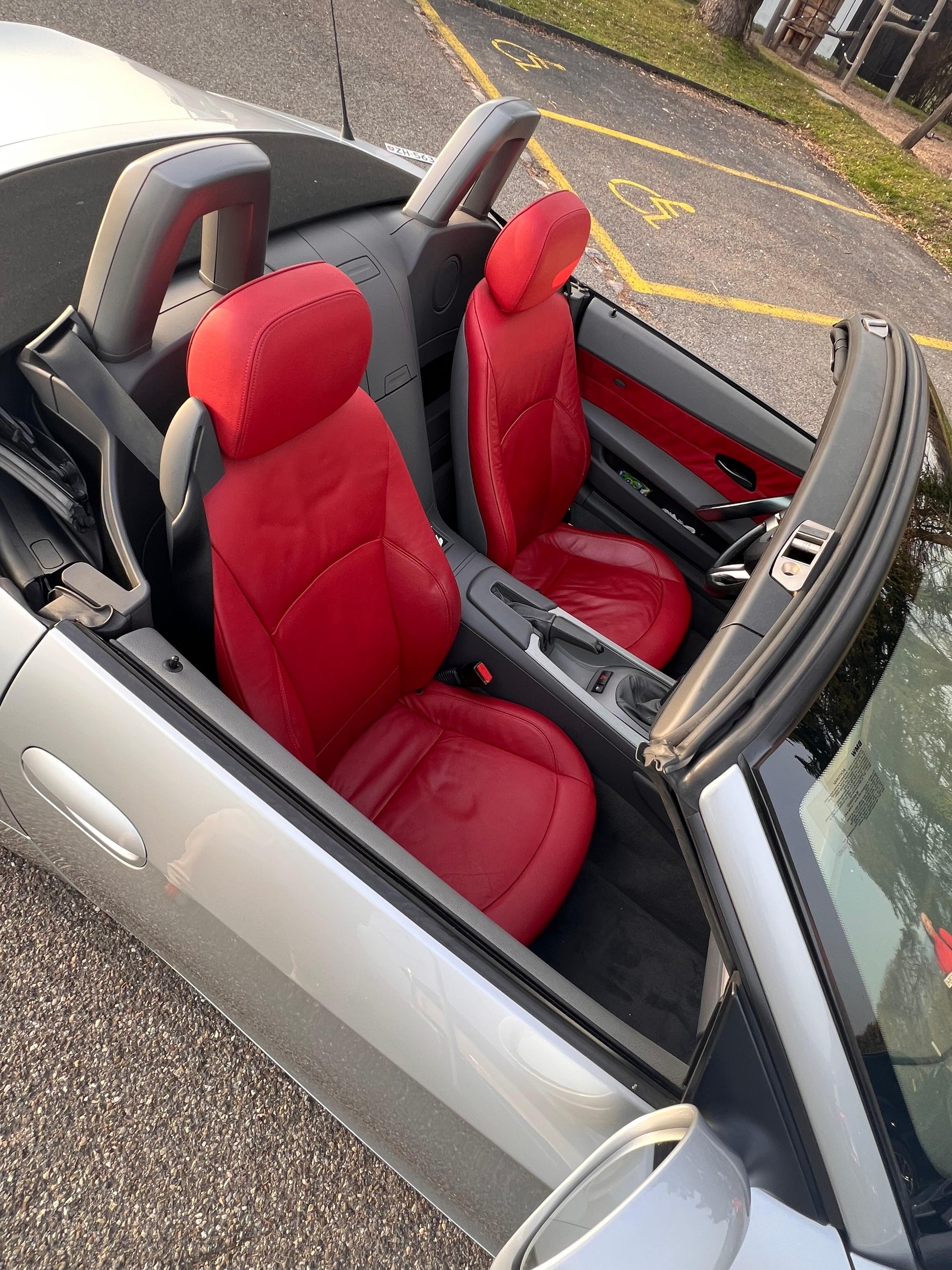 BMW Z4 3.0i Roadster-image-4