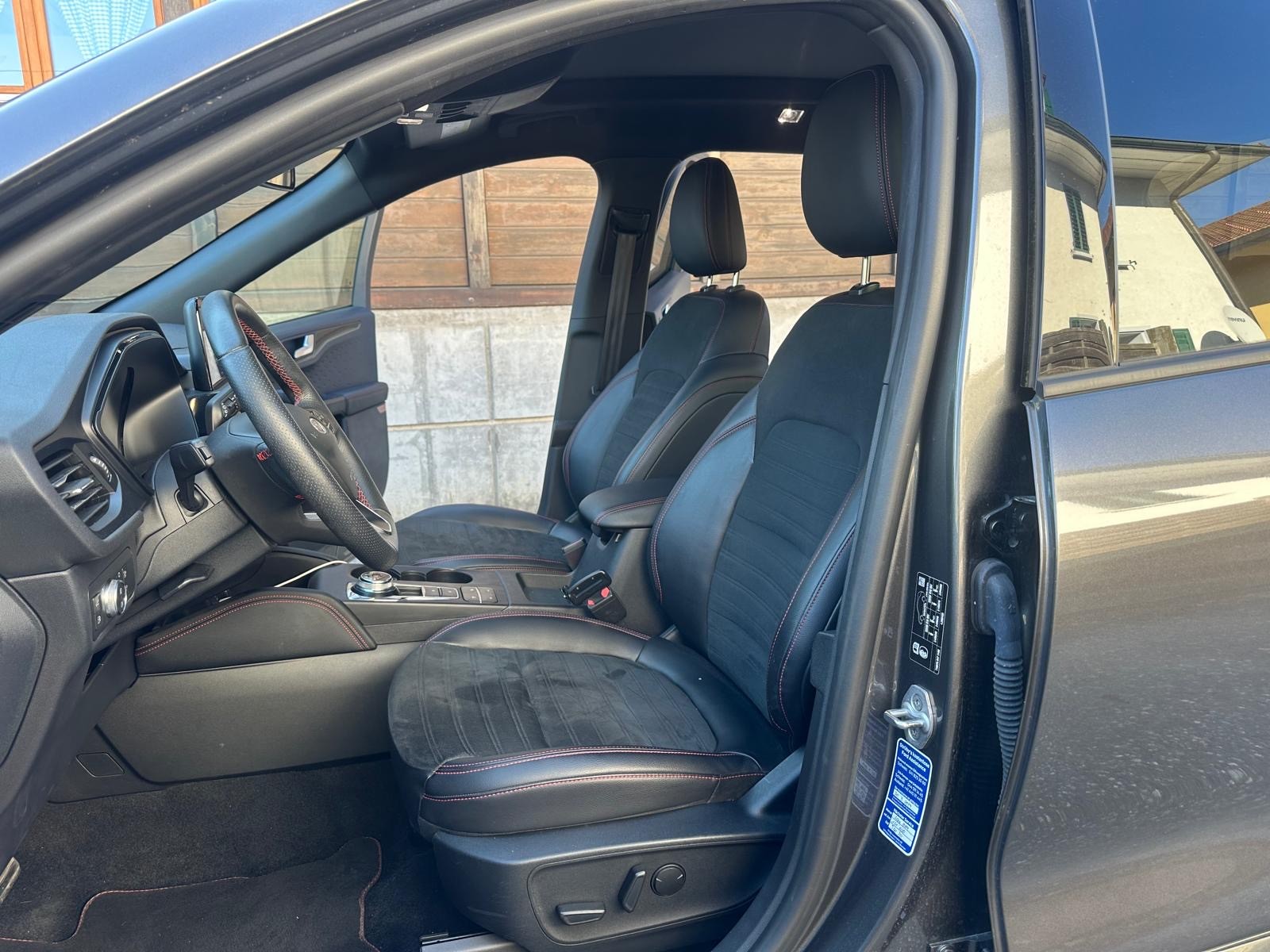 FORD Kuga 2.5 PHEV ST-Line X 2WD-image-9